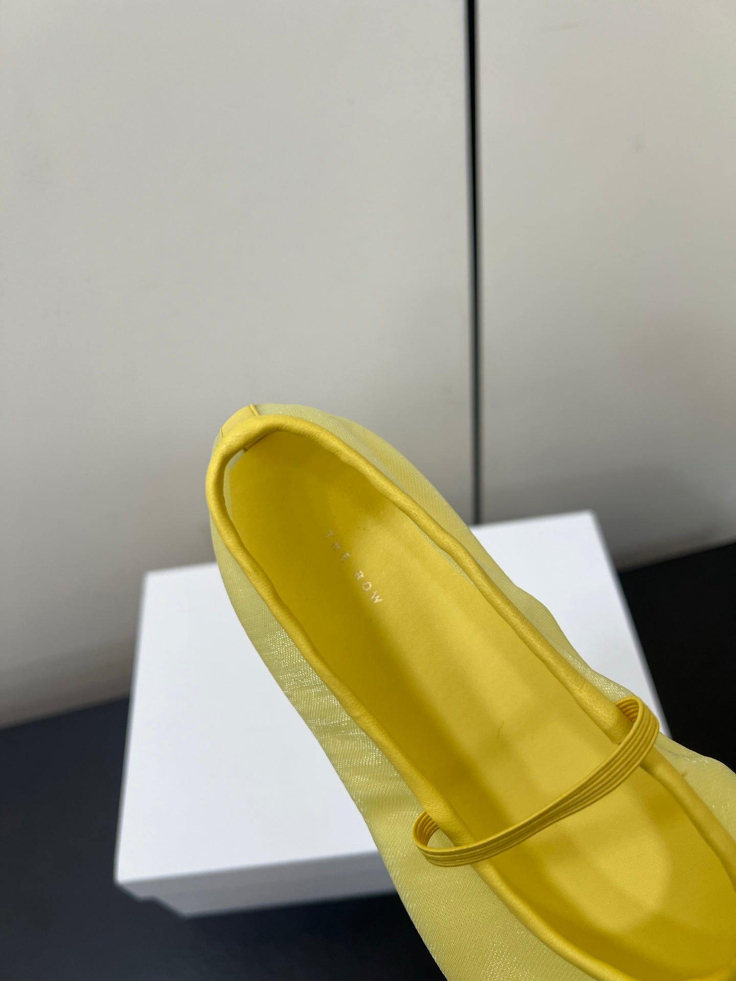 The Row Elastic Ballet Flats Light Yellow Lambskin 339987
