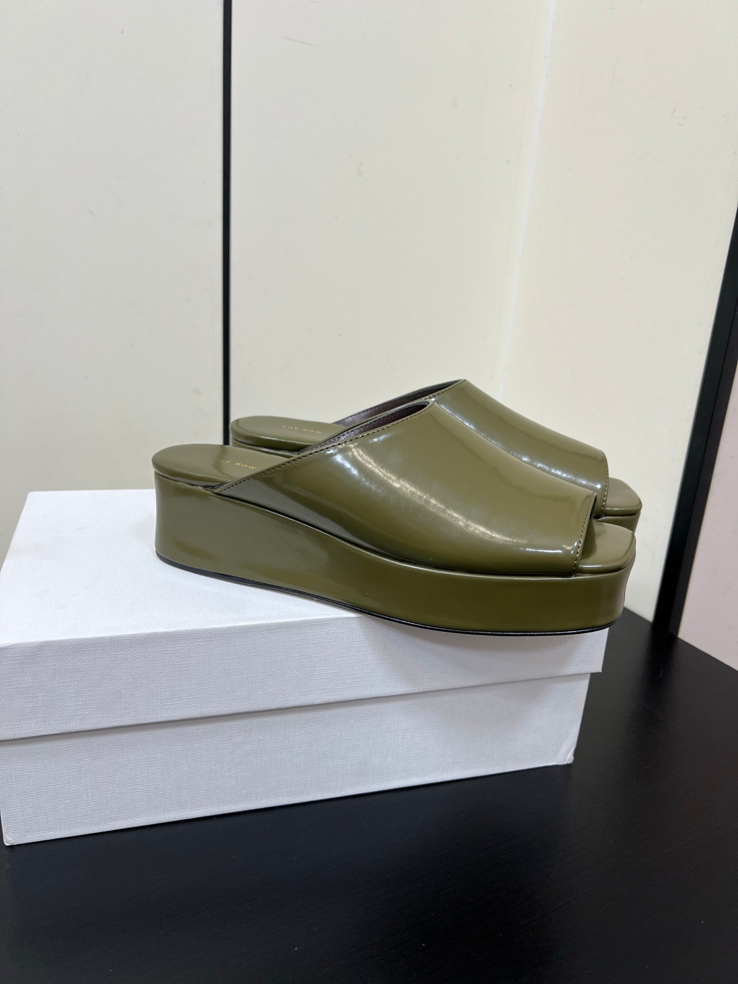 The Row Emi Flatform Sandal 50mm Olive Patent Leather 340004