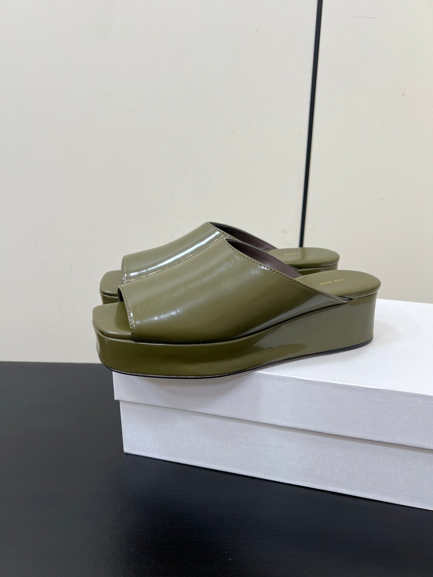 The Row Emi Flatform Sandal 50mm Olive Patent Leather 340004
