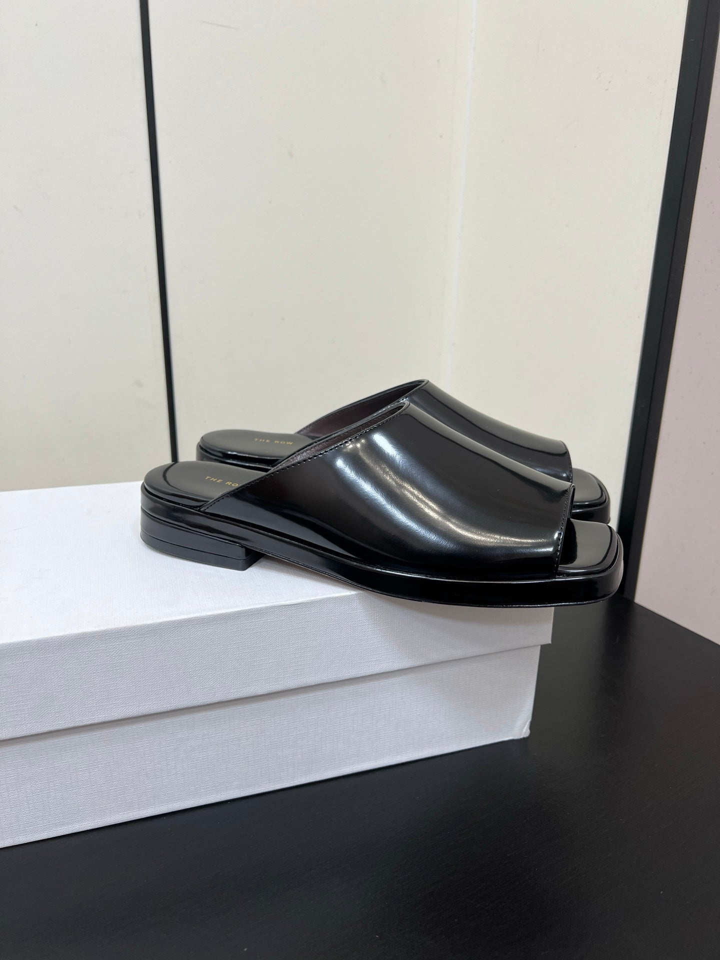 The Row Emi Flatform Sandal 25mm Black Patent Leather 340007
