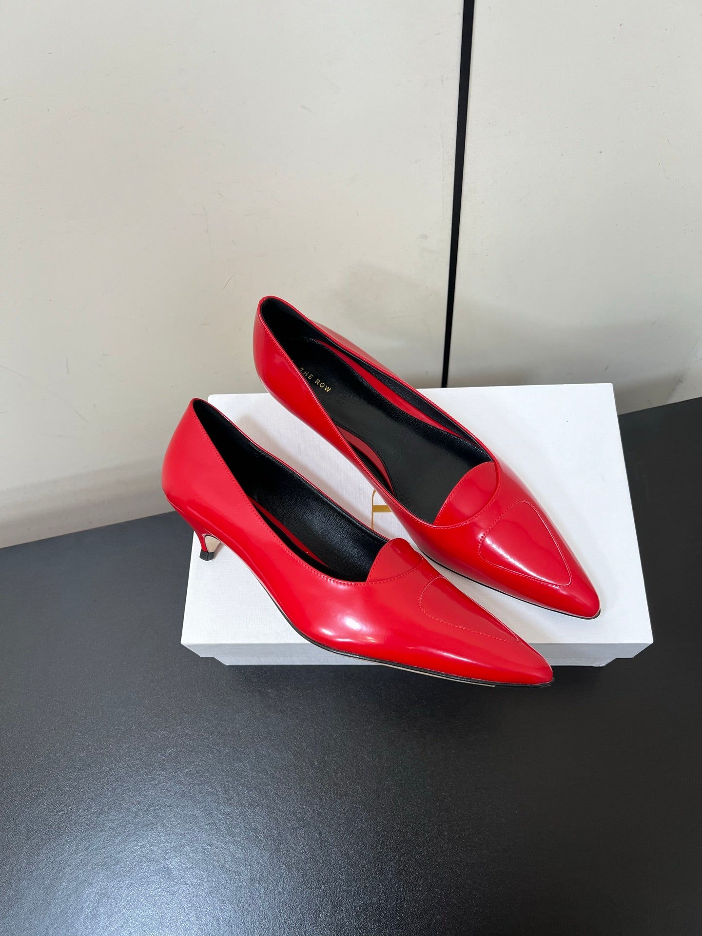 The Row Viv Kitten Pumps 3.5cm Red Patent Leather 340008