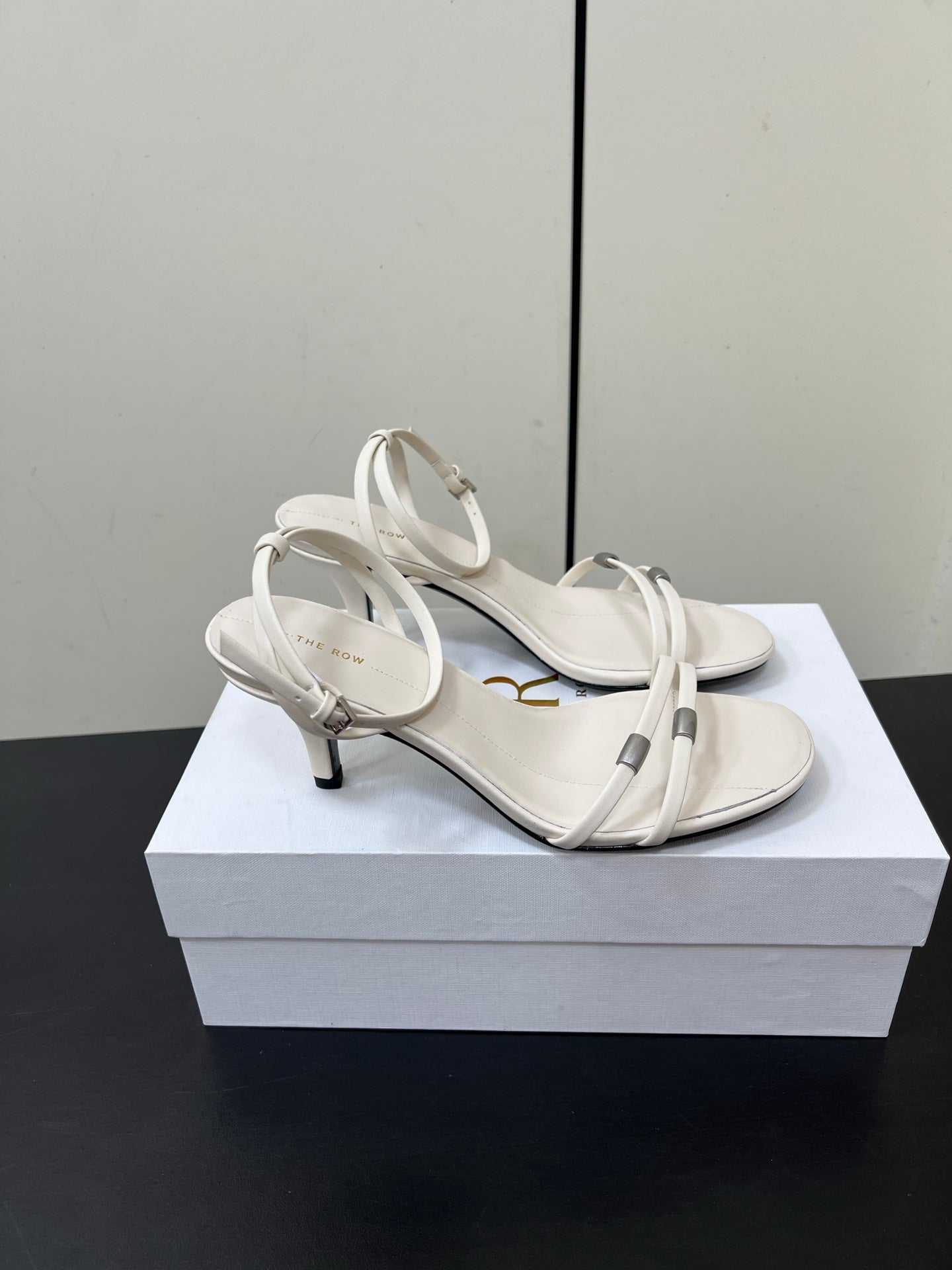 The Row Open-toe One-strap Sandals 6.5cm Ivory Cowhide 340019