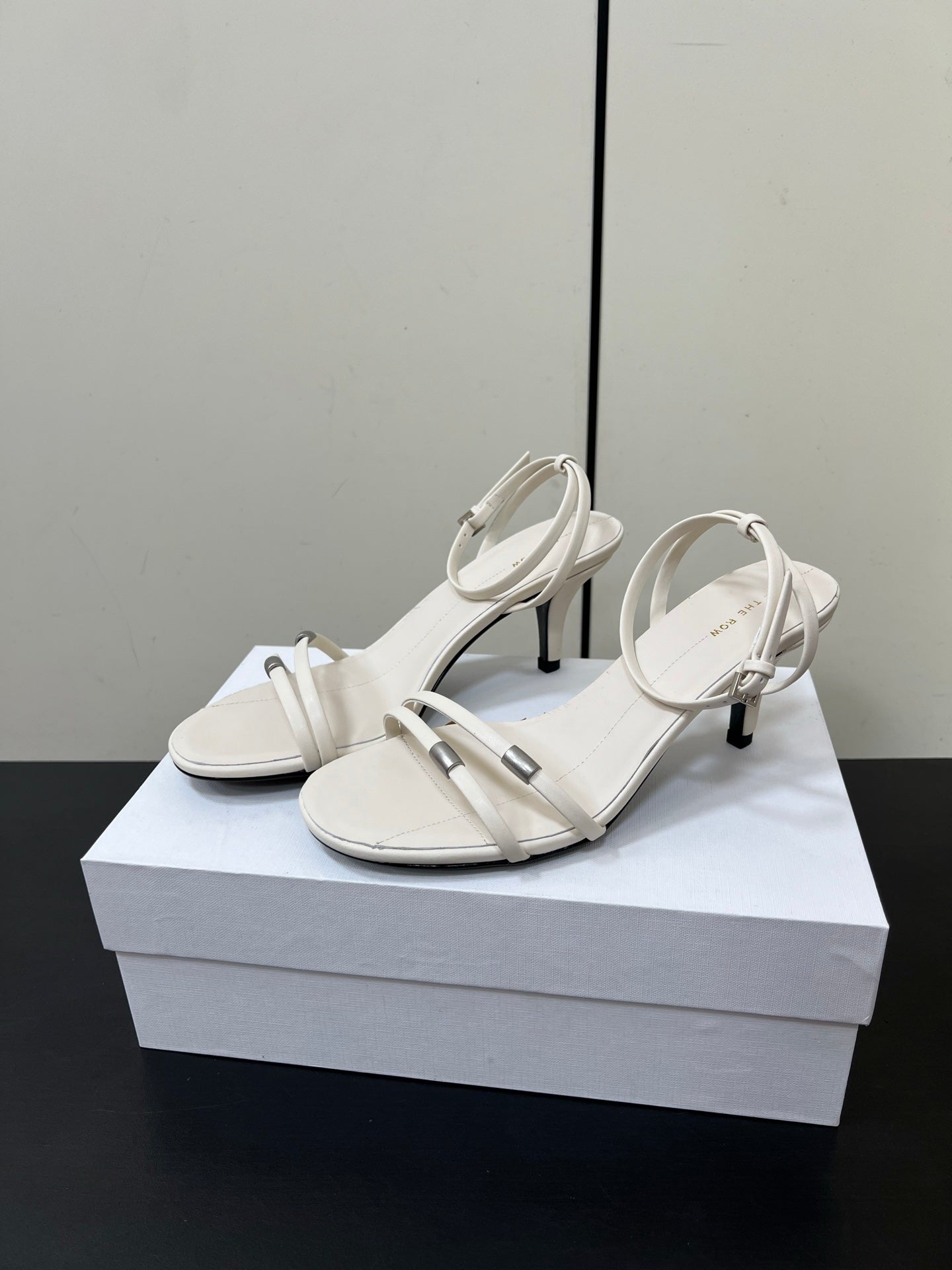 The Row Open-toe One-strap Sandals 6.5cm Ivory Cowhide 340019