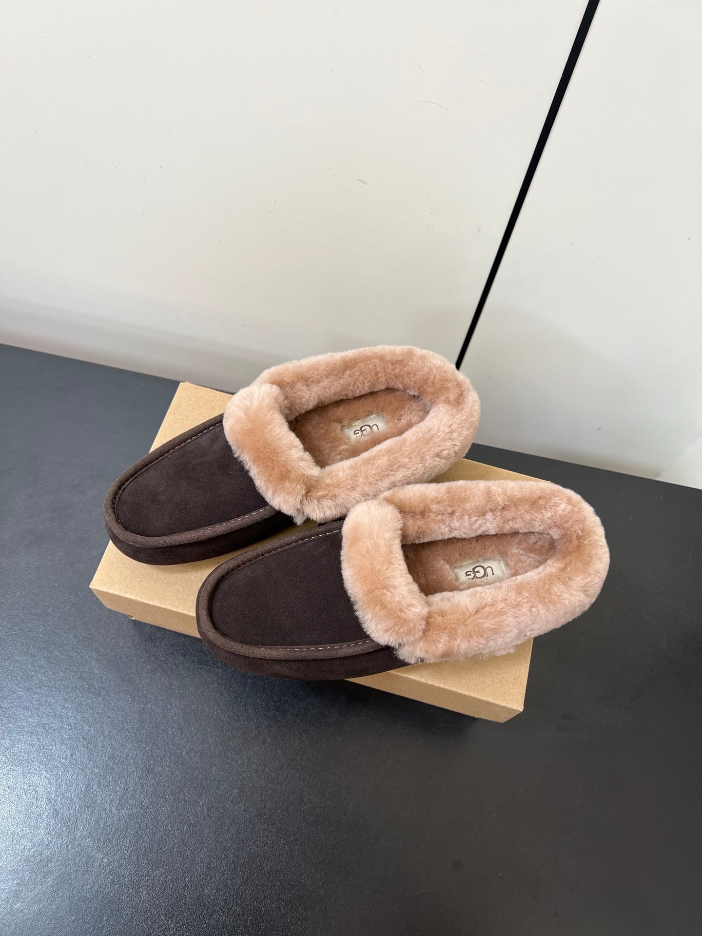 UGG Oil Jiji Slip-On Loafers Dark Burgundy Fur Suede 519524