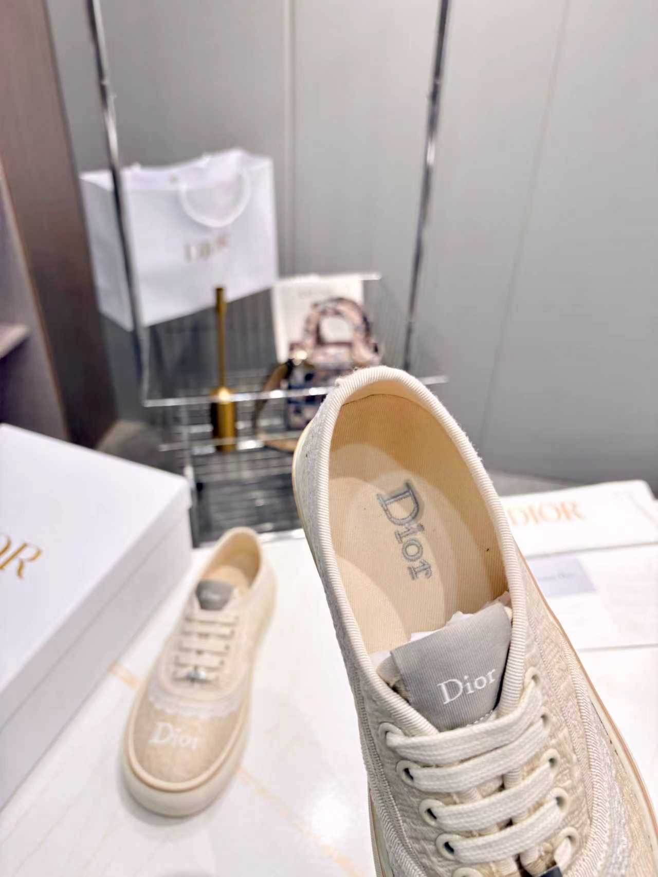 CD 26s Saltwind Sneaker Cream Cotton 996912