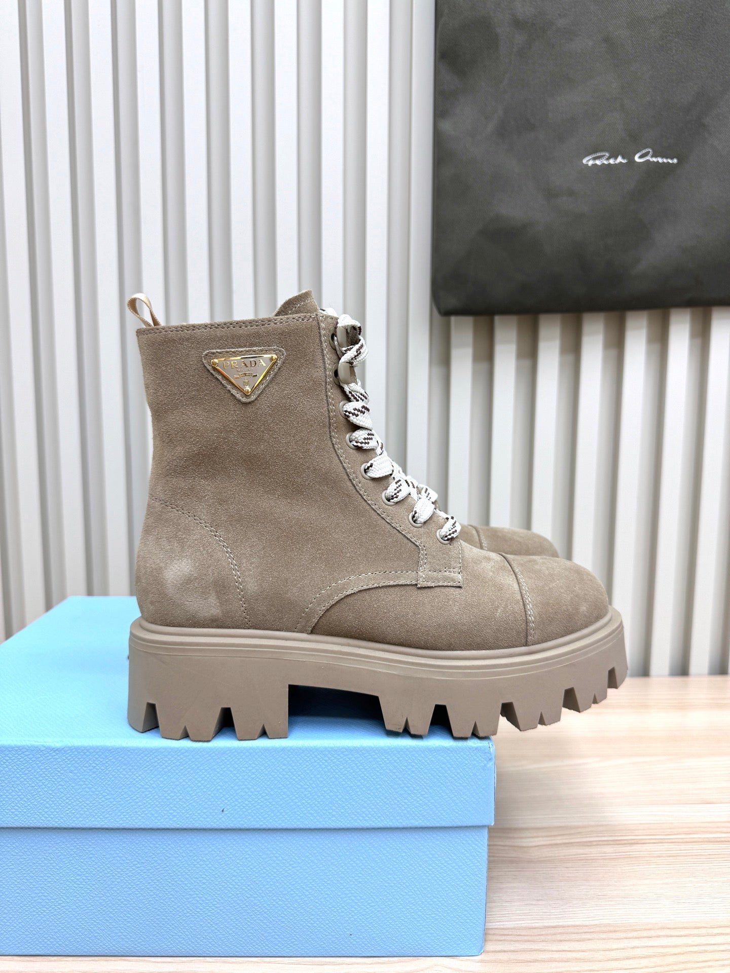 PRA Martin boots light taupe beige suede 443669