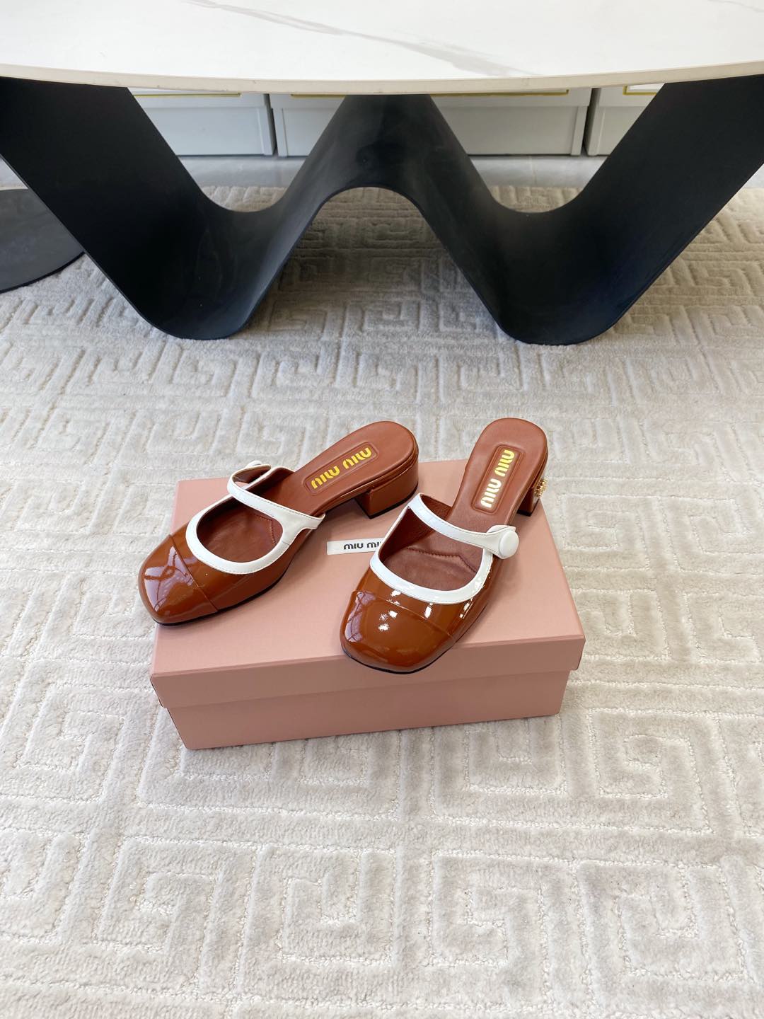 Miu Mary Jane Mule Pumps In Red Brown Glossy Sheepskin
