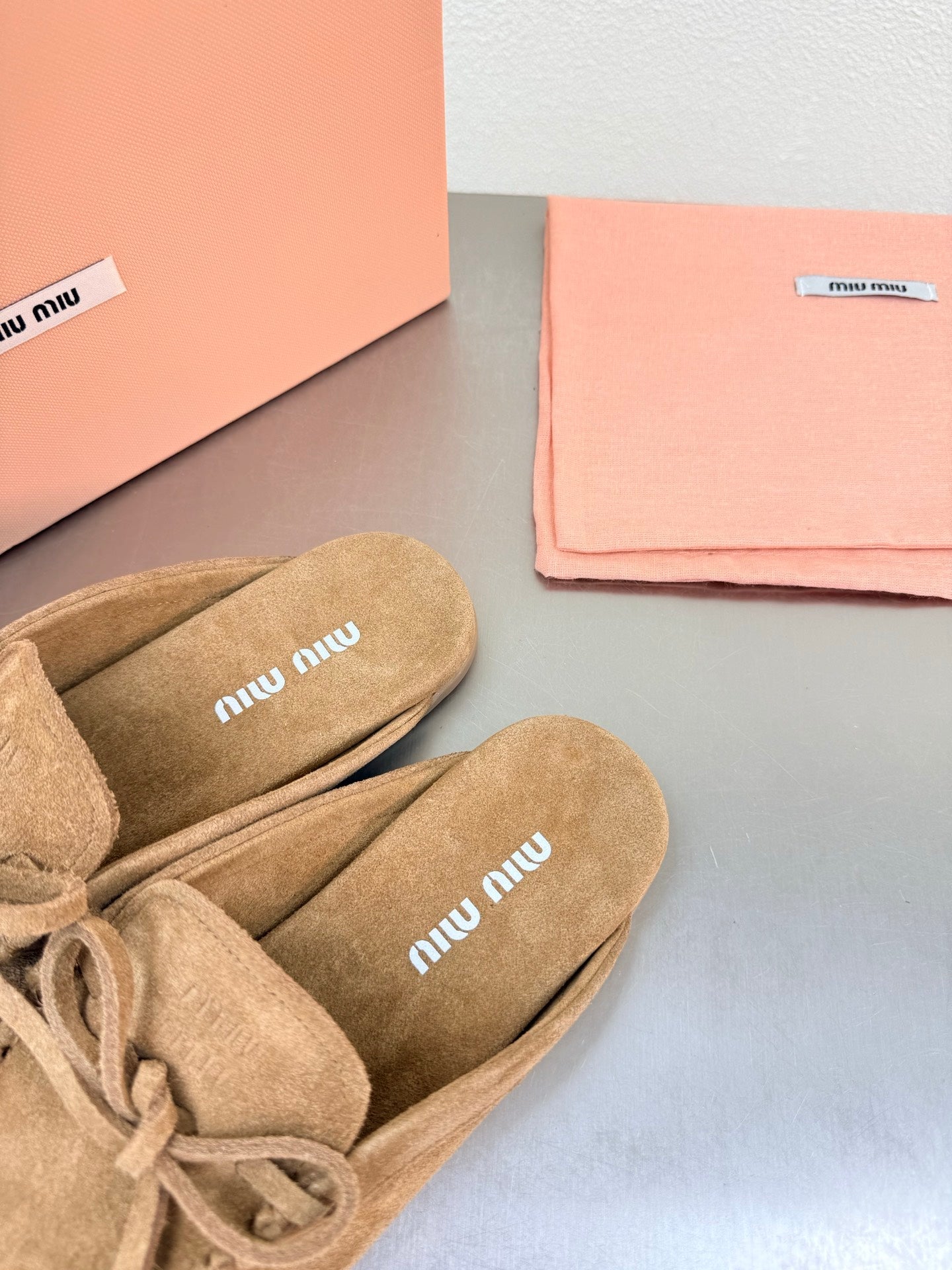 Miu Logo Mule Khahi Suede 693522