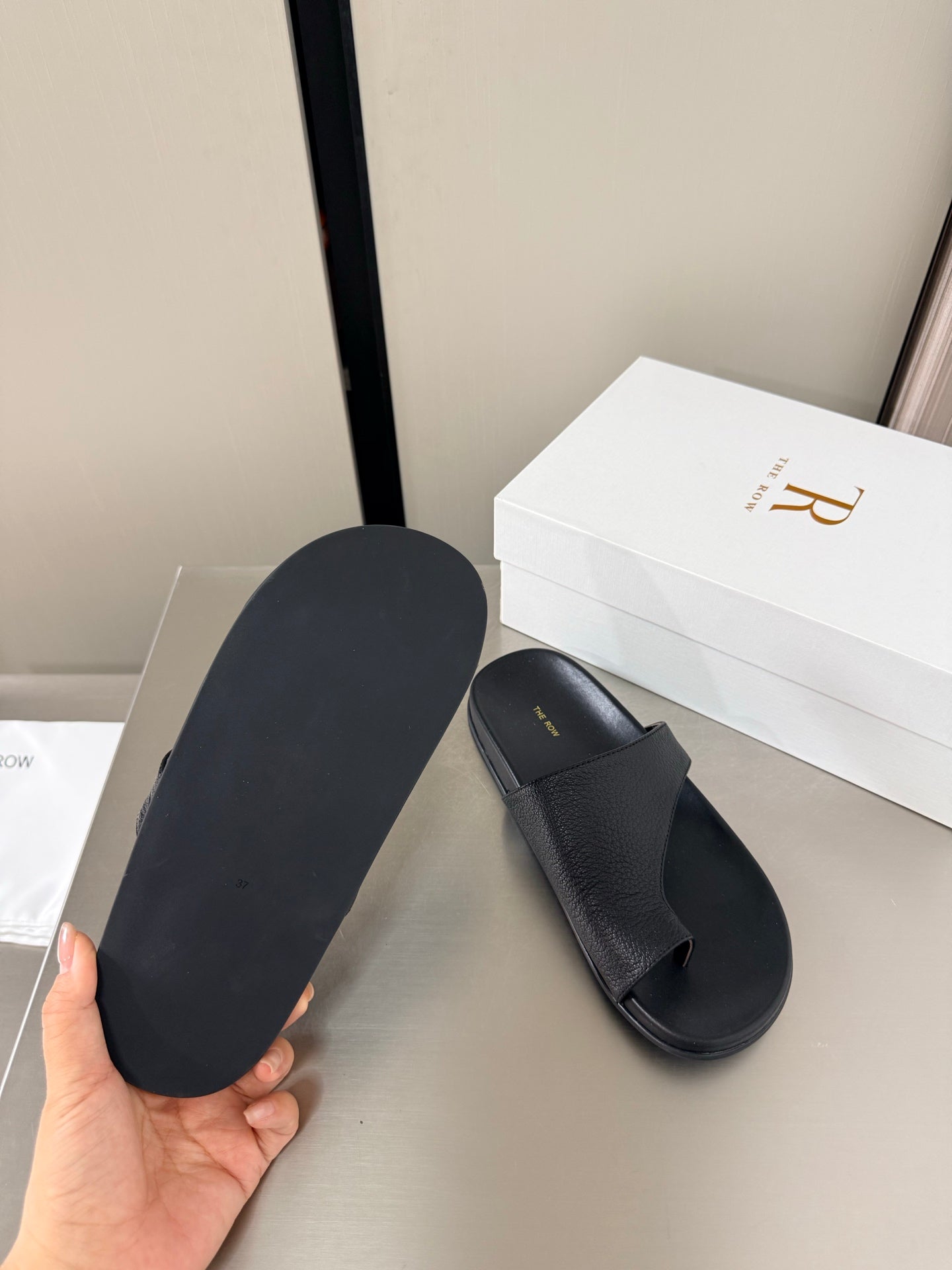 The Row Slip-on Sandals Black Cowhide 872484