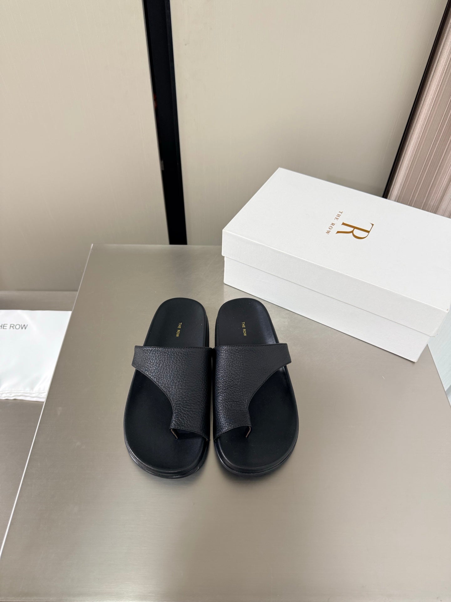 The Row Slip-on Sandals Black Cowhide 872484