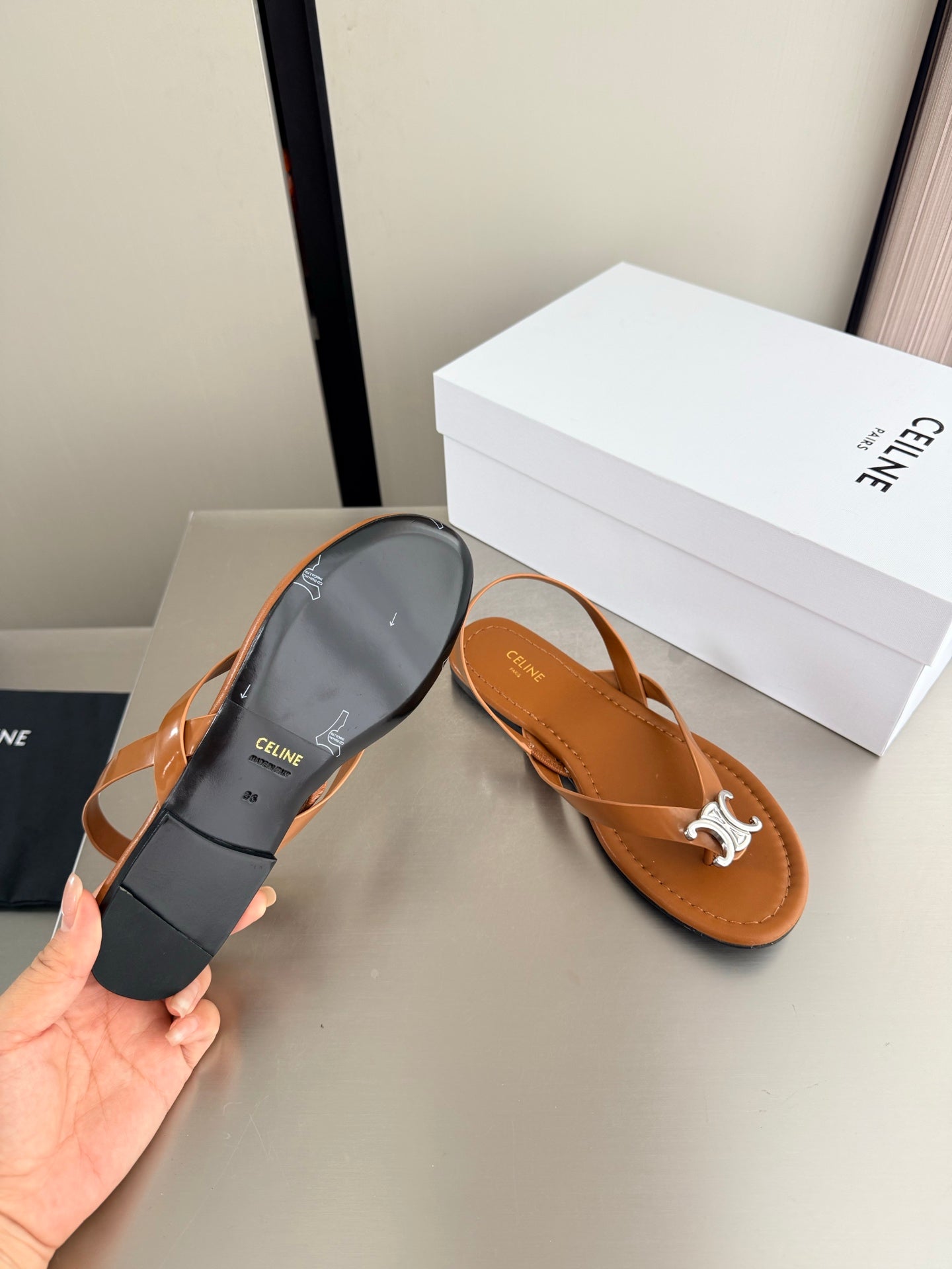 Celin 26s Bay - Triomphe Thong Sandal Cognac Calfskin 929853