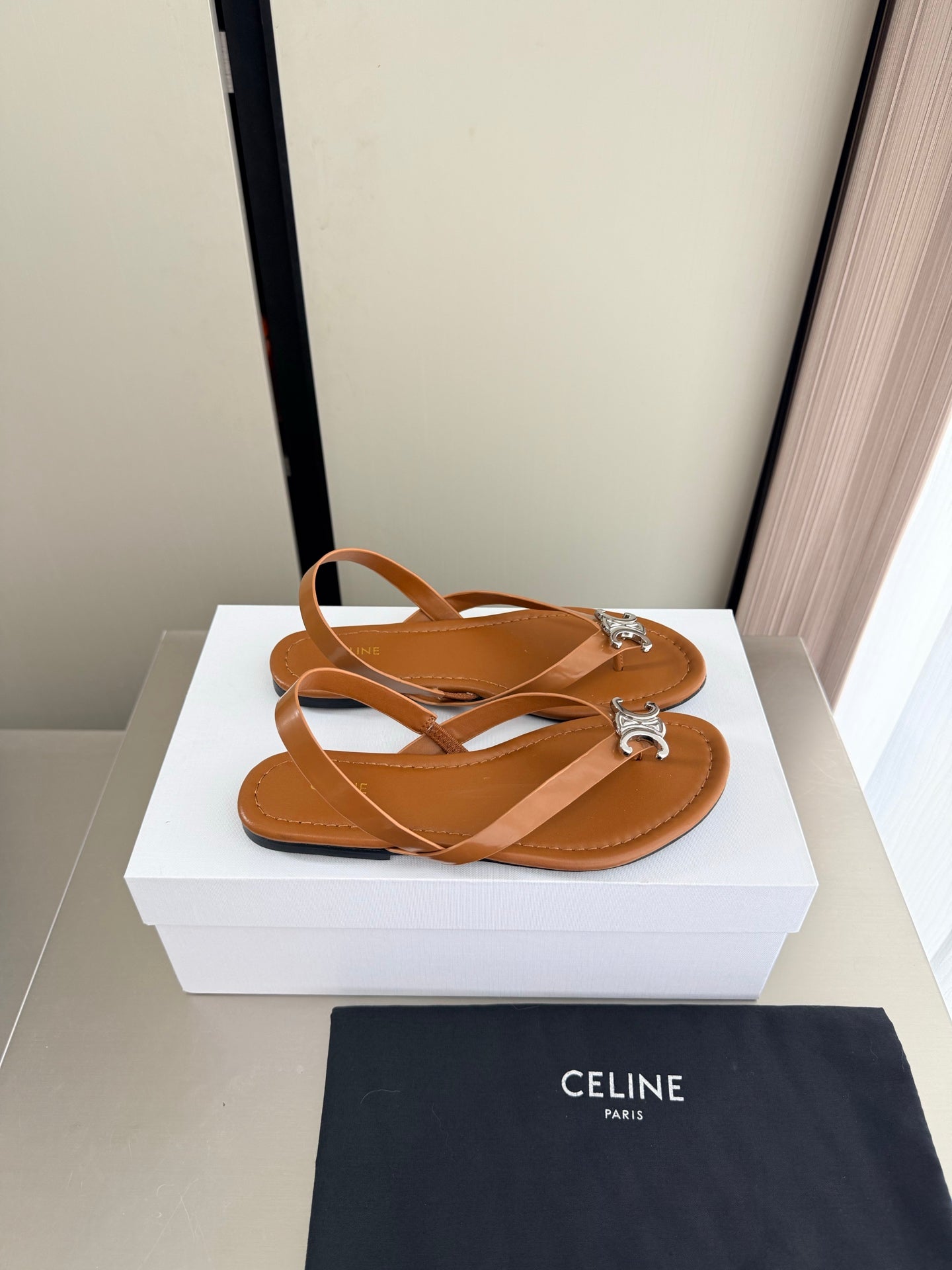 Celin 26s Bay - Triomphe Thong Sandal Cognac Calfskin 929853