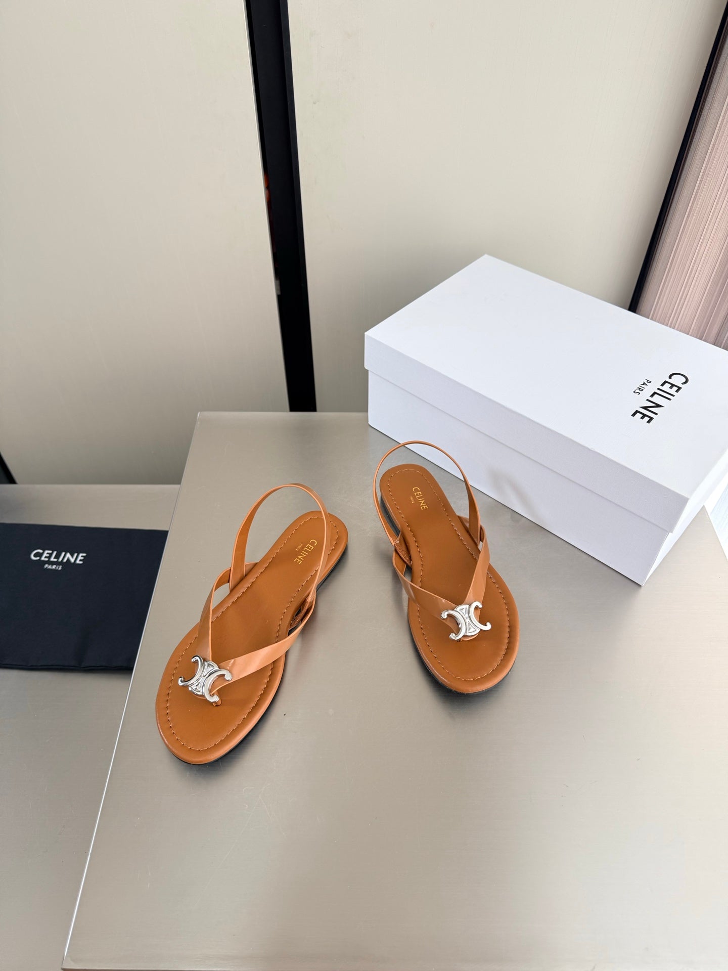 Celin 26s Bay - Triomphe Thong Sandal Cognac Calfskin 929853