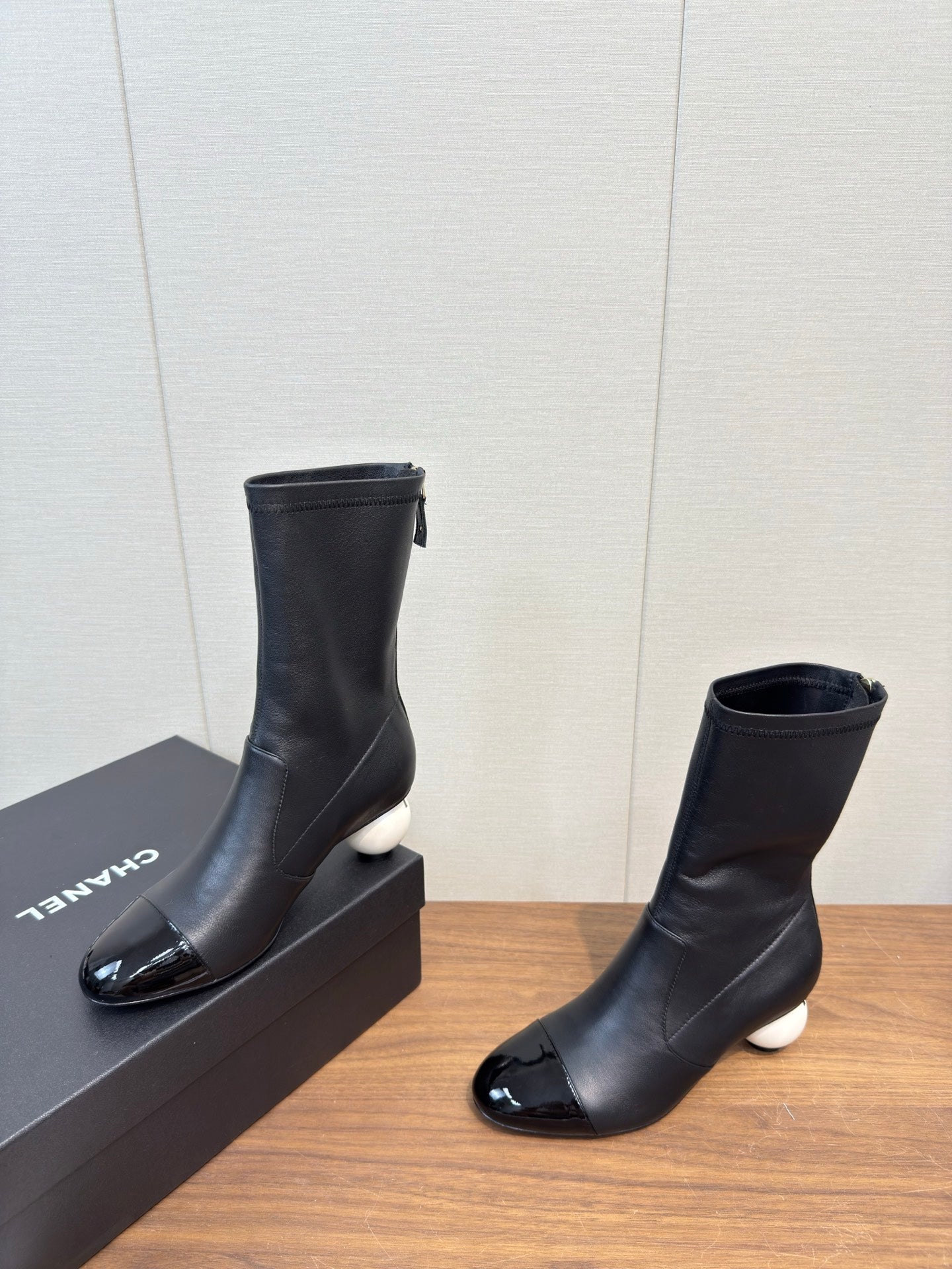 CC 25B Double C Giant Pearl  Ankle Boots 50mm Black Sheepskin 465702