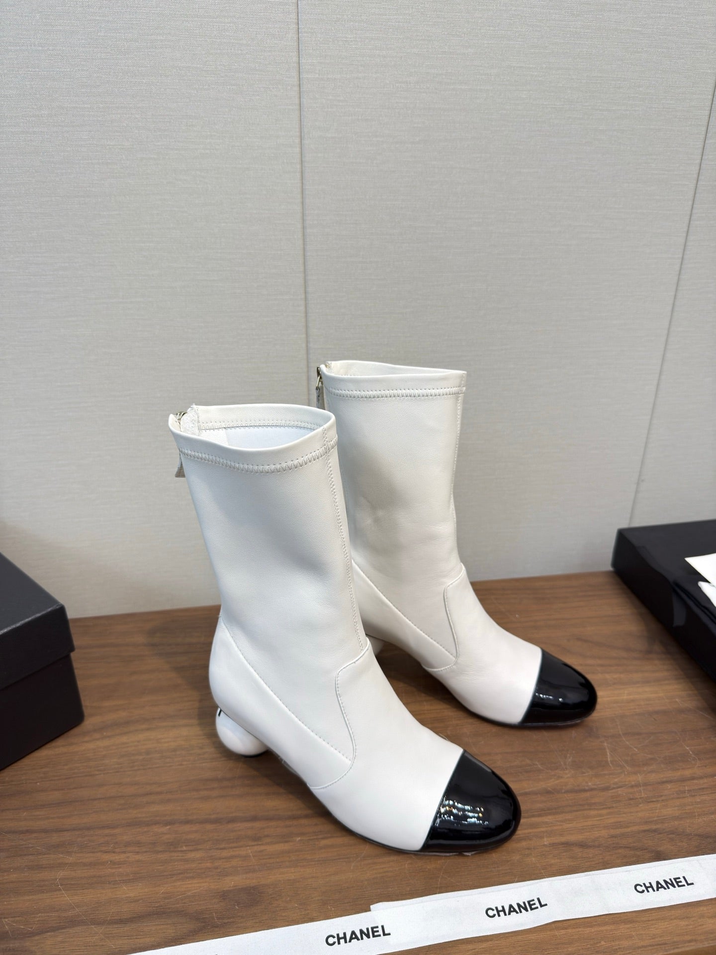 CC 25B Double C Giant Pearl  Ankle Boots 50mm White Sheepskin 465703