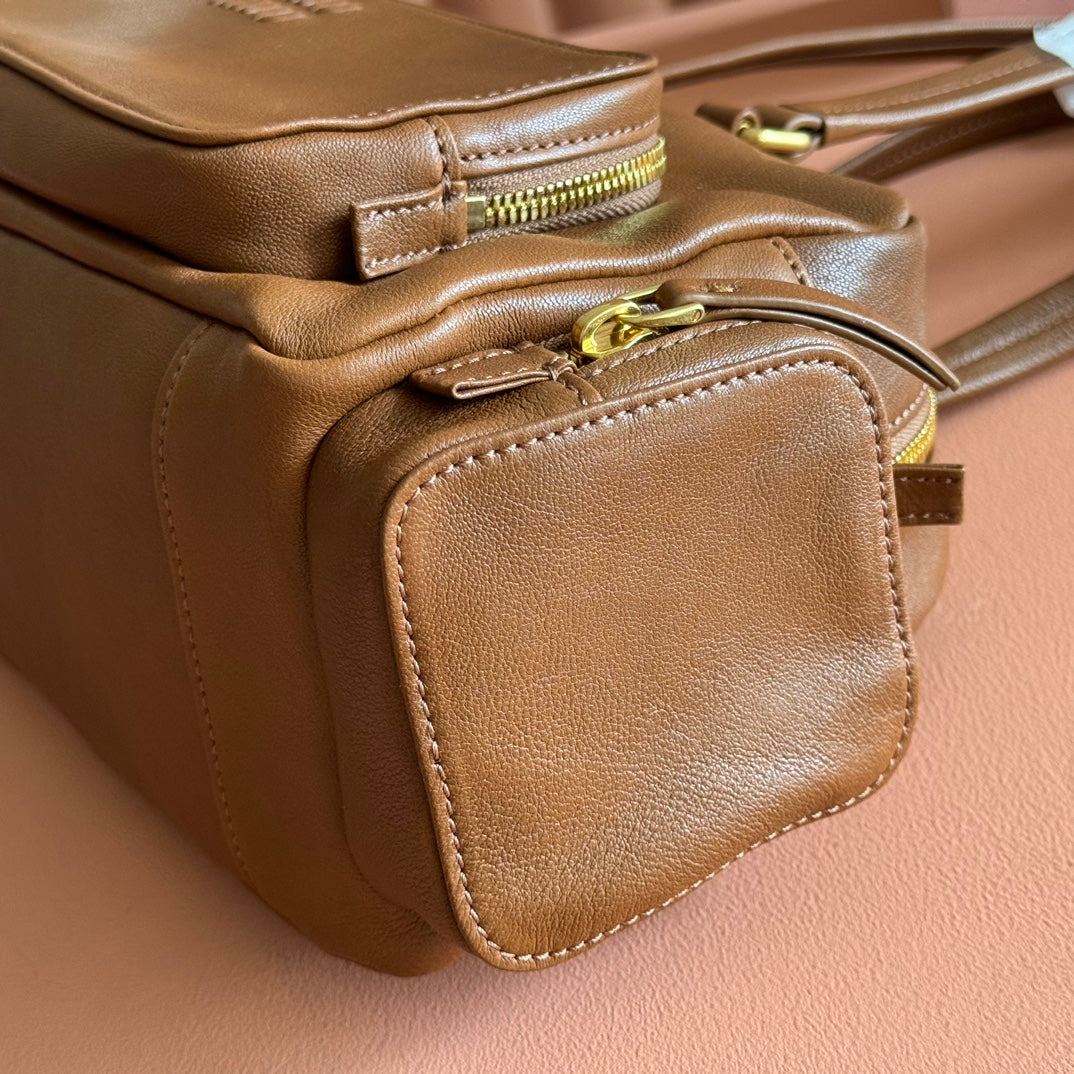 Miu Pocket Bag 32cm Brown Caflskin 255468