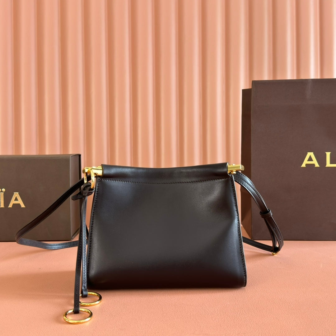 Alaia Small Le Click Square Shoulder Bag 20cm Black Calfskin