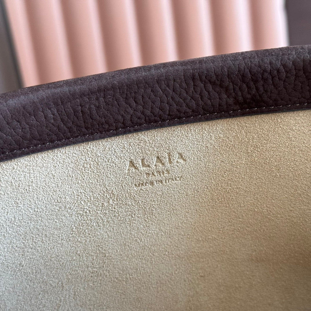 Alaia Le Click East West Medium Bag 30cm Dark Brown mix Burgundy Cowhide