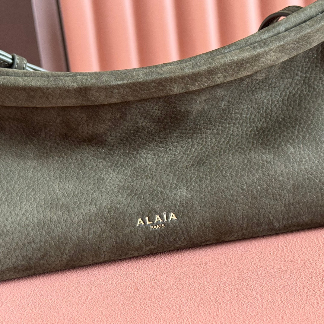 Alaia Le Click East West Small Bag 25cm Olive Green Cowhide