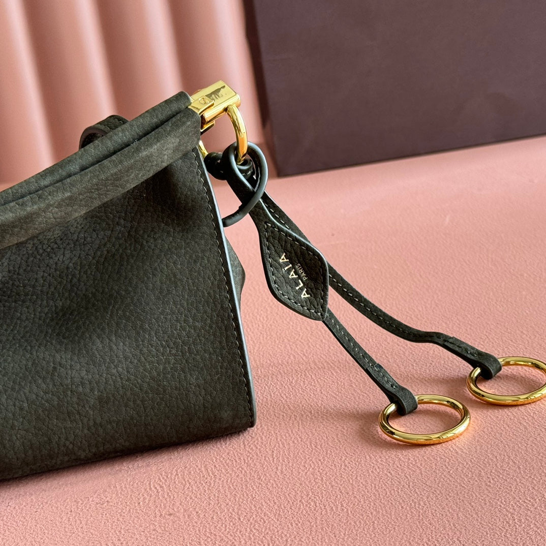 Alaia Le Click East West Small Bag 25cm Olive Green Cowhide