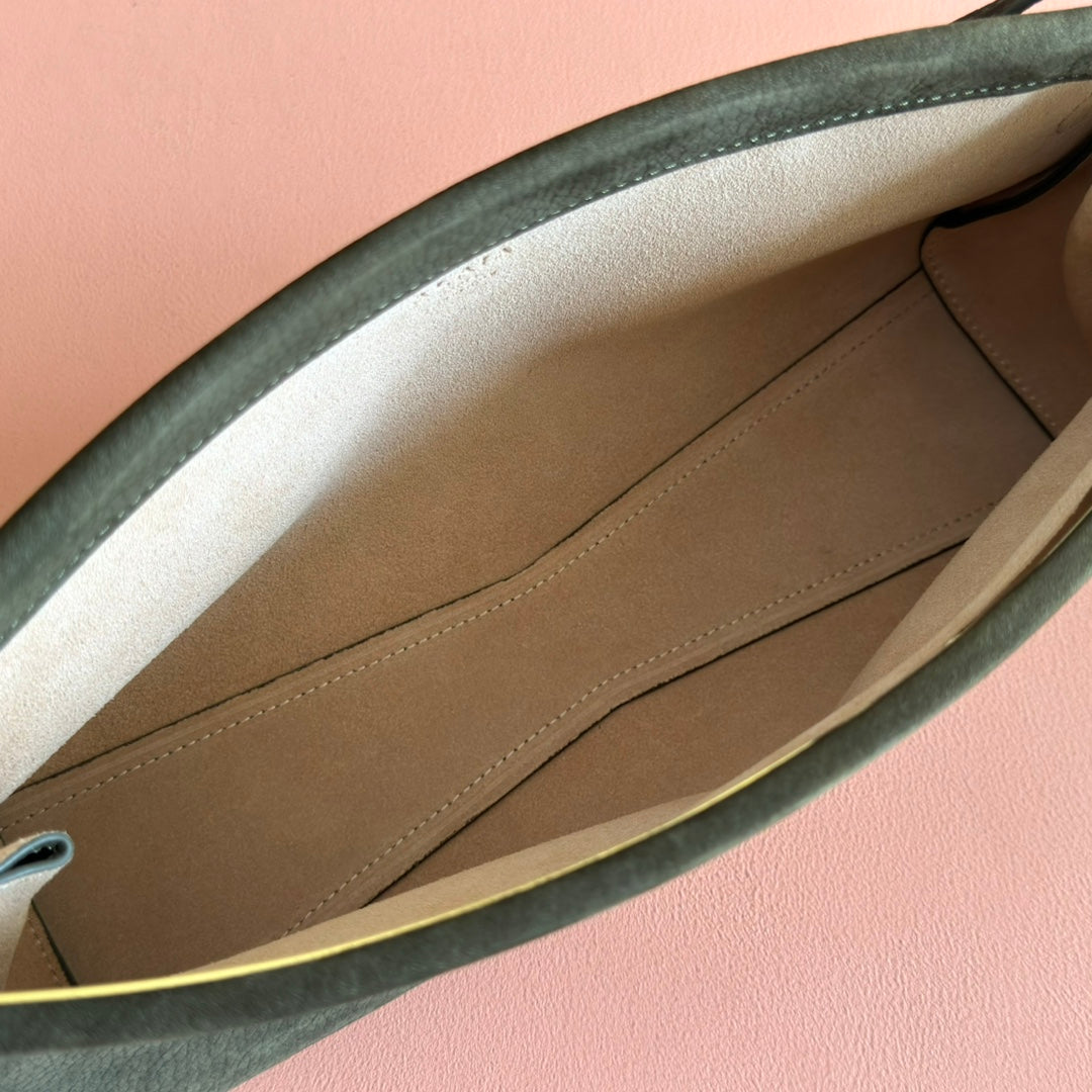 Alaia Le Click East West Medium Bag 30cm Olive Green Cowhide