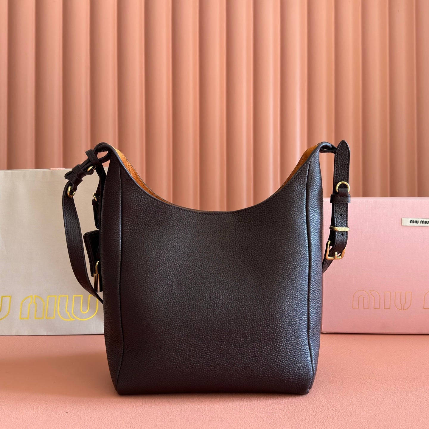 Miu Leather Bucket Bag 23cm Black Grain Cowhide