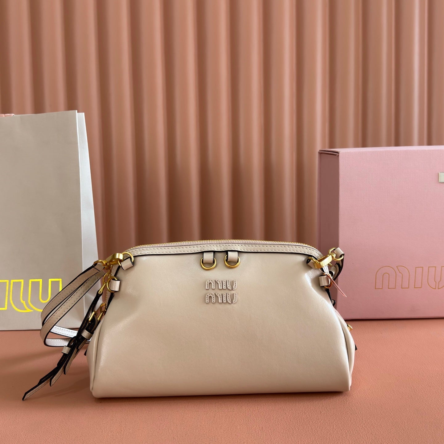 Miu Caprice Clutch  Pastel Pink Leather 280754