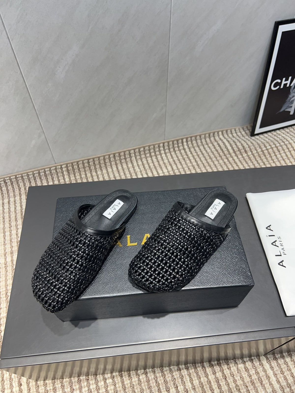 Alaia Woven Flat Shoes In Black Calfskin Style 5