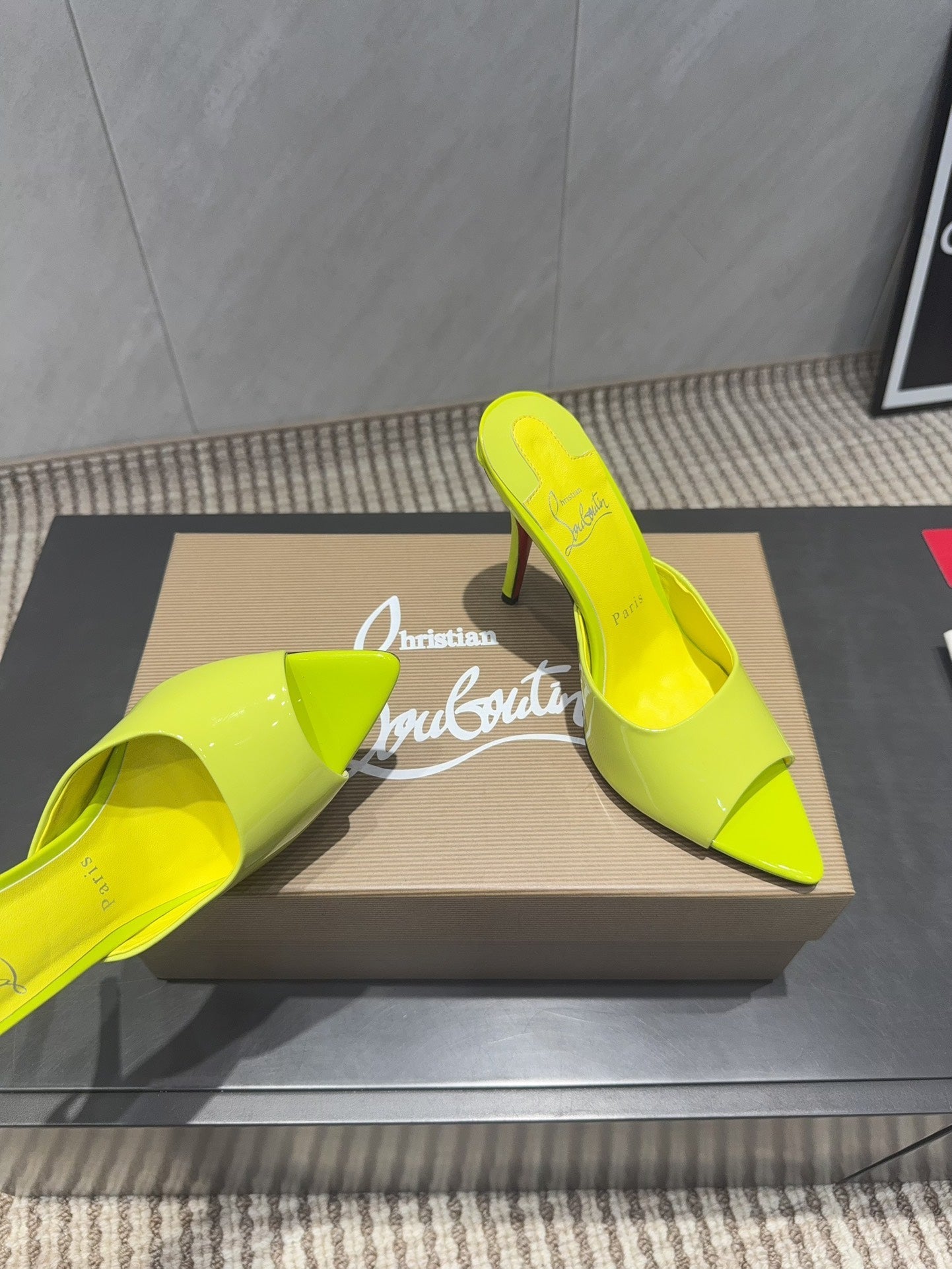CL Miss Z 100 Mule Neon Patent Leather 539724