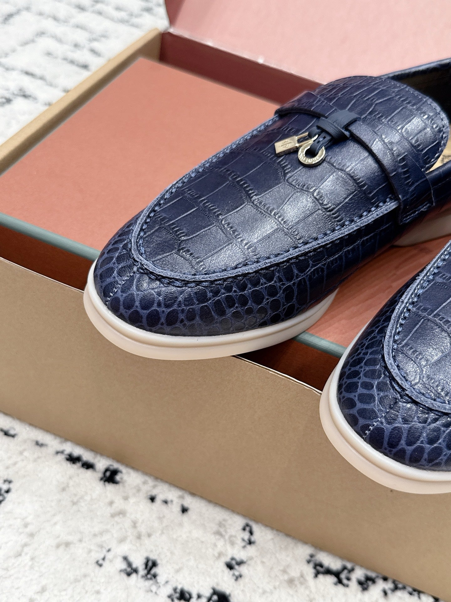 LP Summer Charms Walk Loafers Dark Blue Alligator Leather 923390