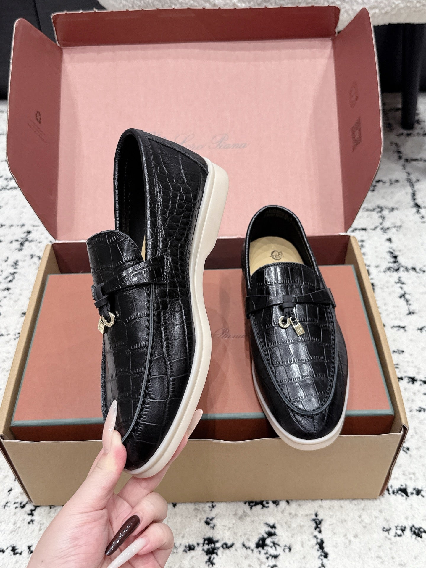 LP Summer Charms Walk Loafers Black Alligator Leather 923392