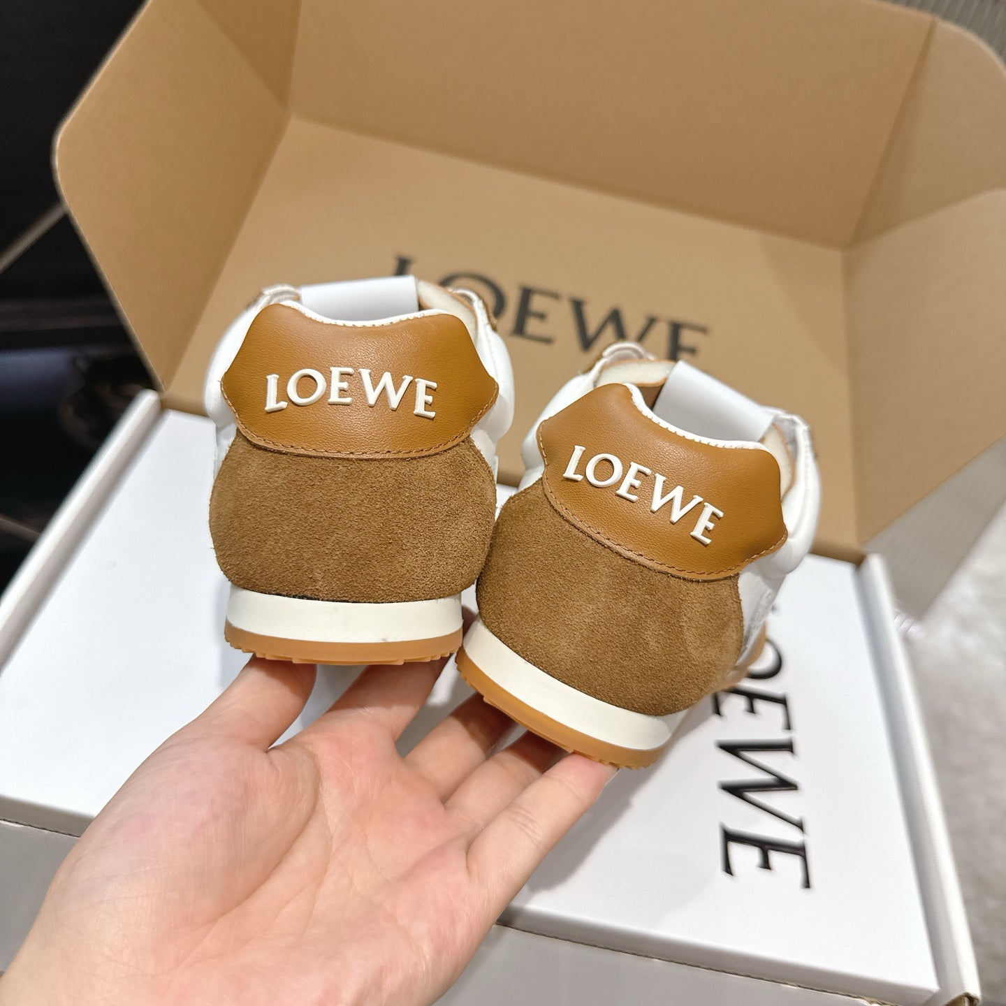 LOEW 26s Ballet Runner 2.0 Brown White Suede Sheepskin 683933