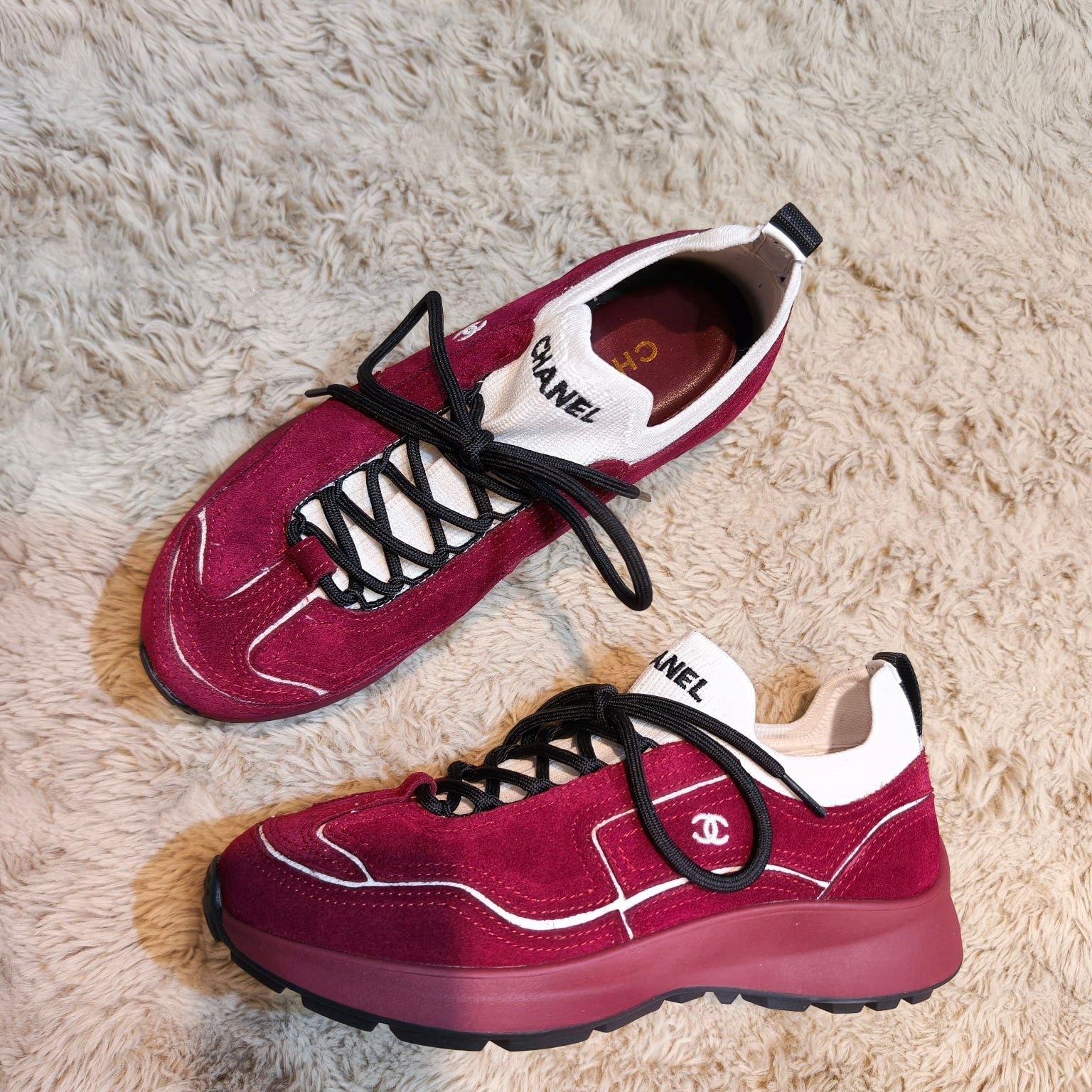 CC Métiers d’art 2026 Sneakers Burgundy Suede  941010