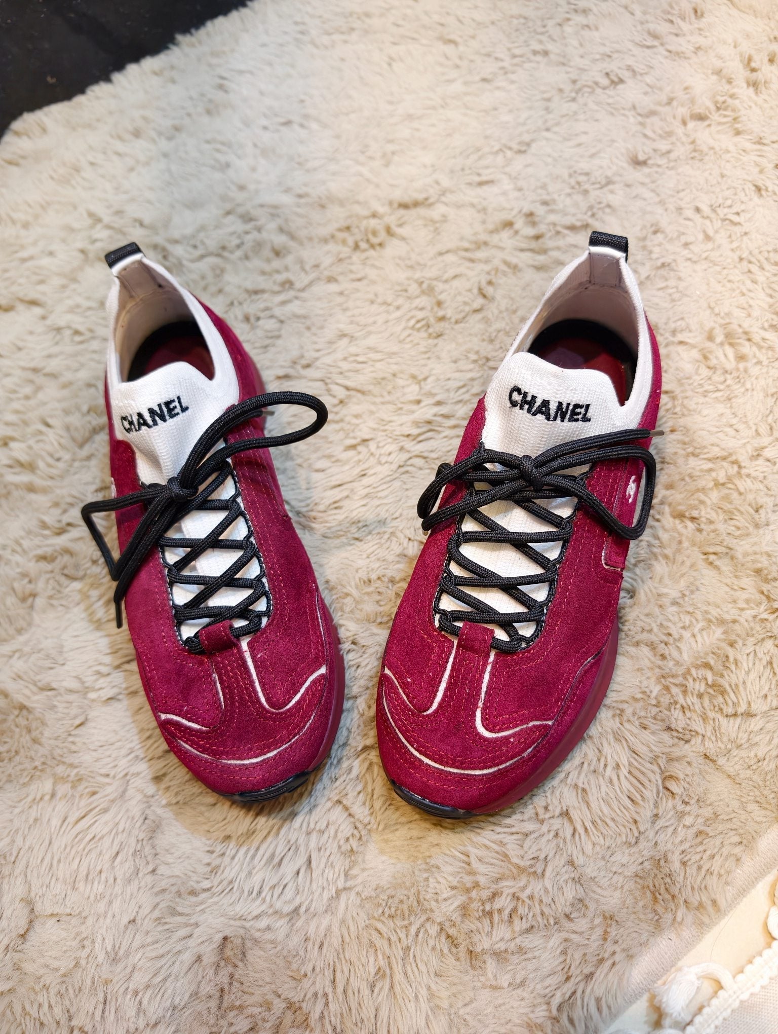 CC Métiers d’art 2026 Sneakers Burgundy Suede  941010