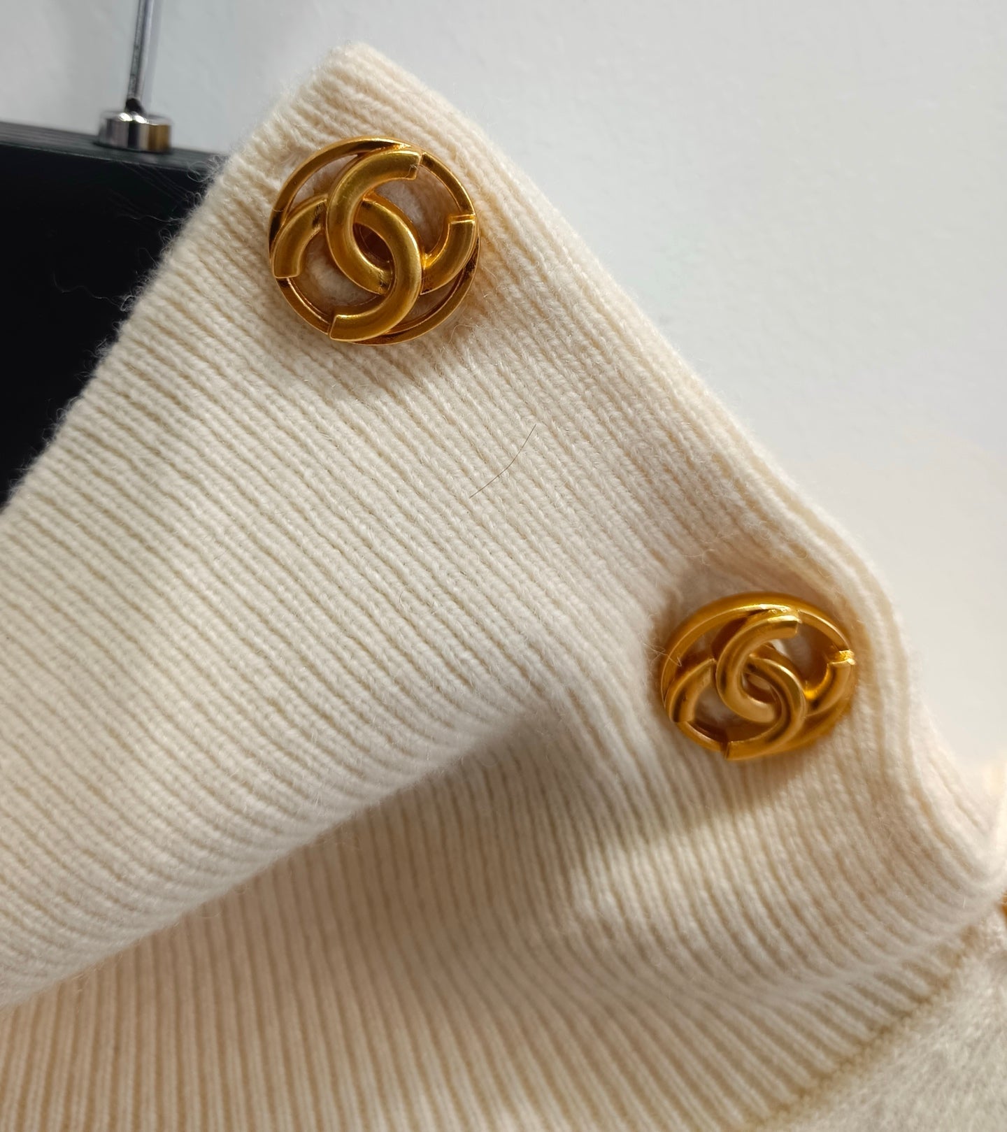 CC 26s Turtleneck Sweater With Shoulder Buttons Ivory Wool 423125
