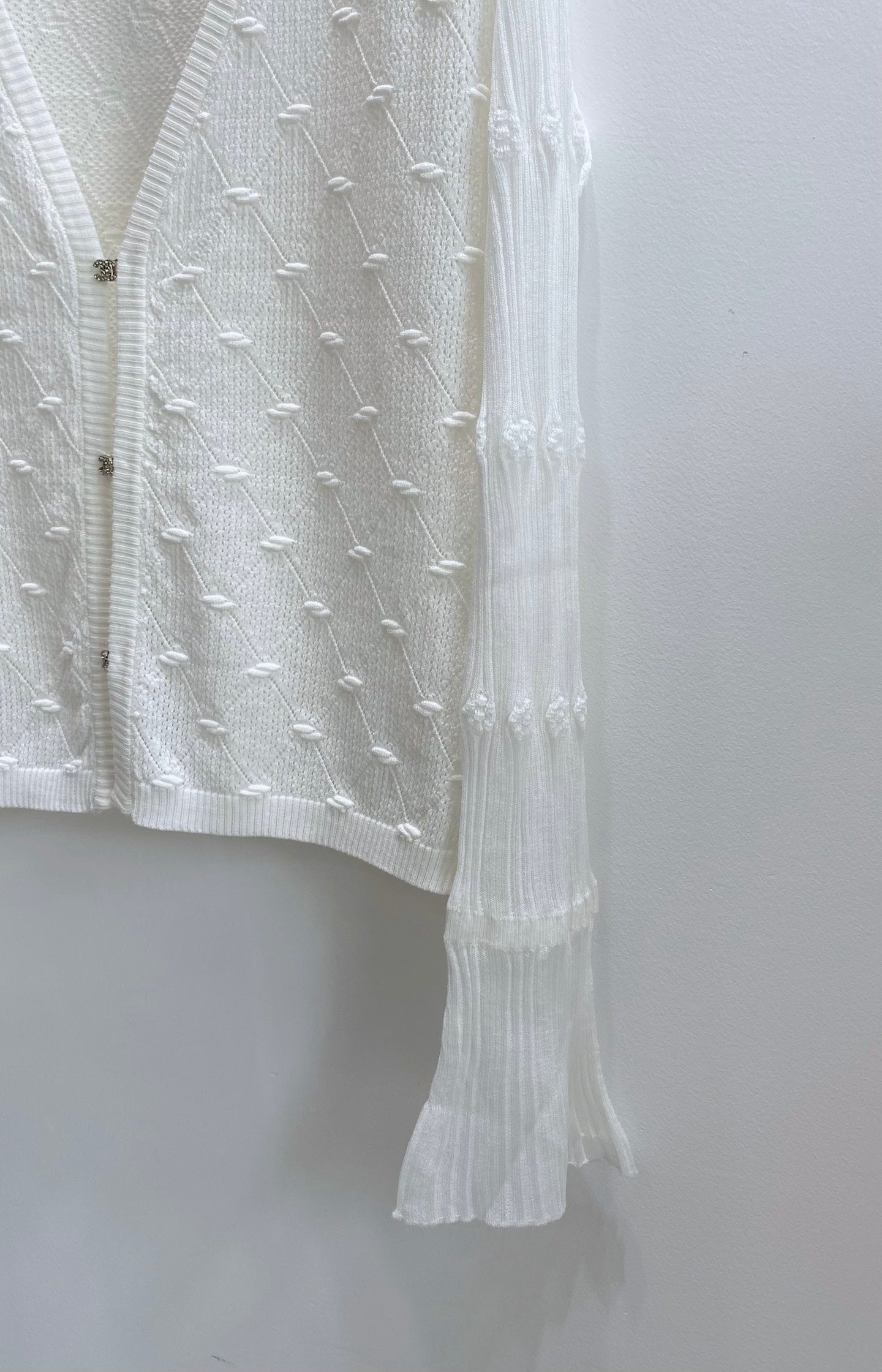 CC 26s V-Neck Textured Knit Cardigan White Cotton Viscose 423132