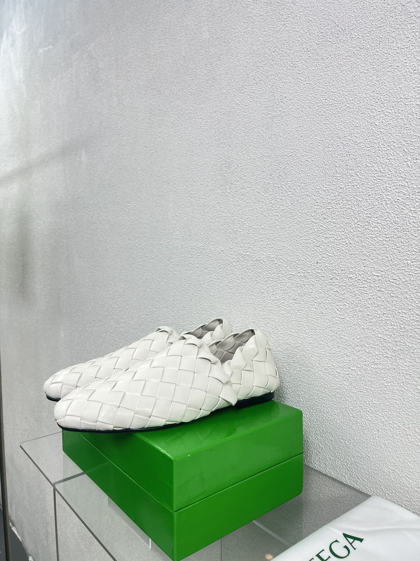 Bottega Veneta Intrecciato Ivory Lambskin 972907