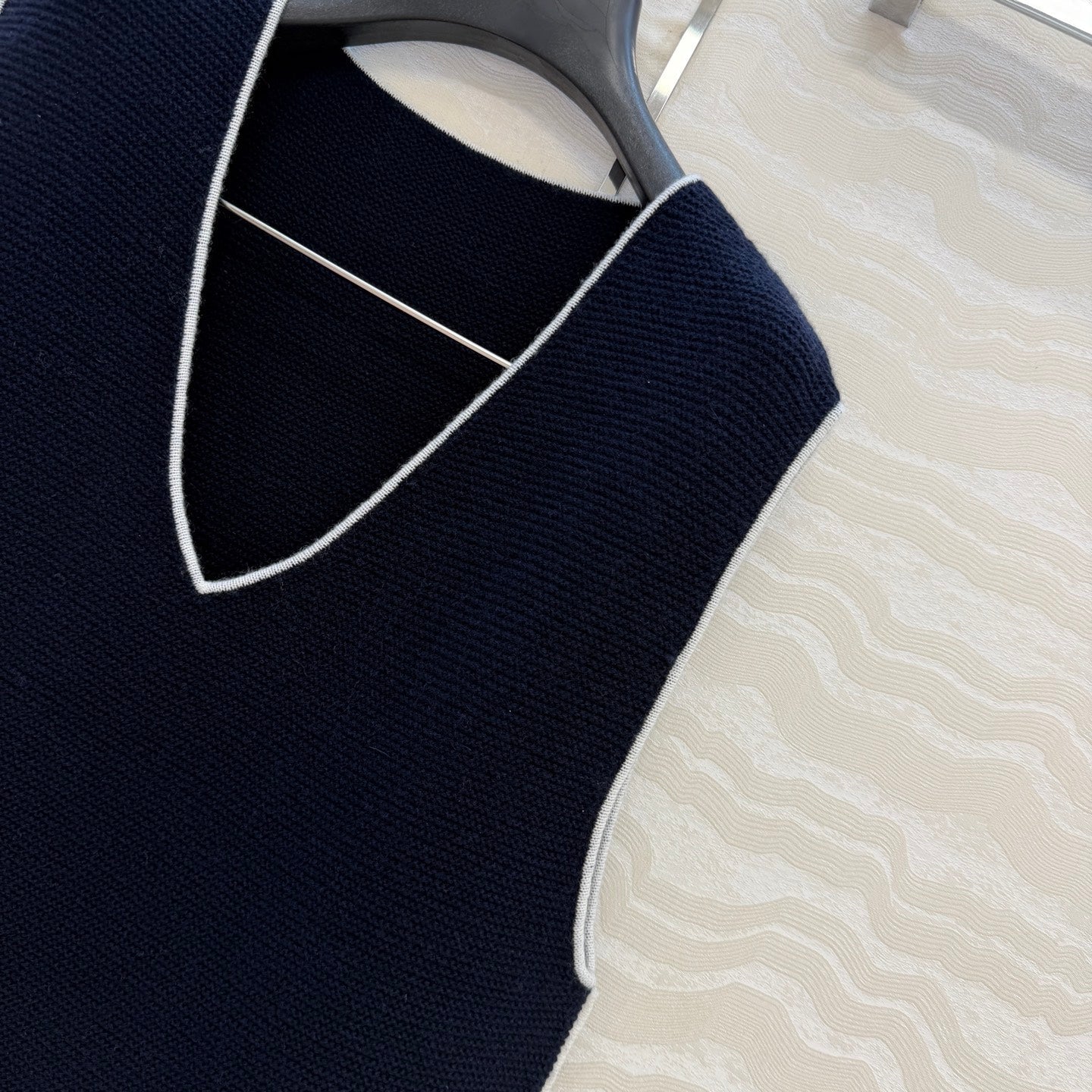 CC V-Neck Vest Black Wool 373509