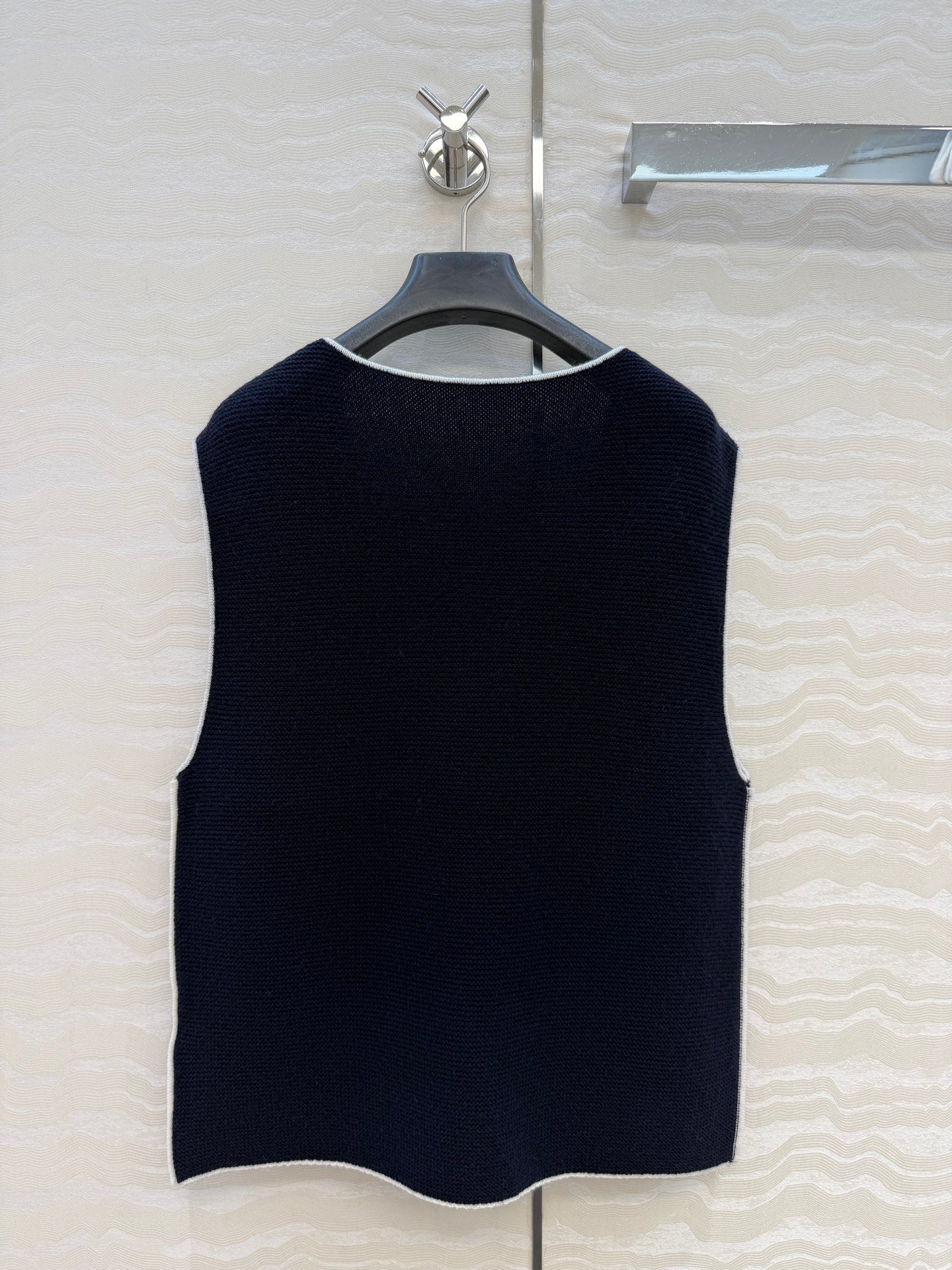 CC V-Neck Vest Black Wool 373509