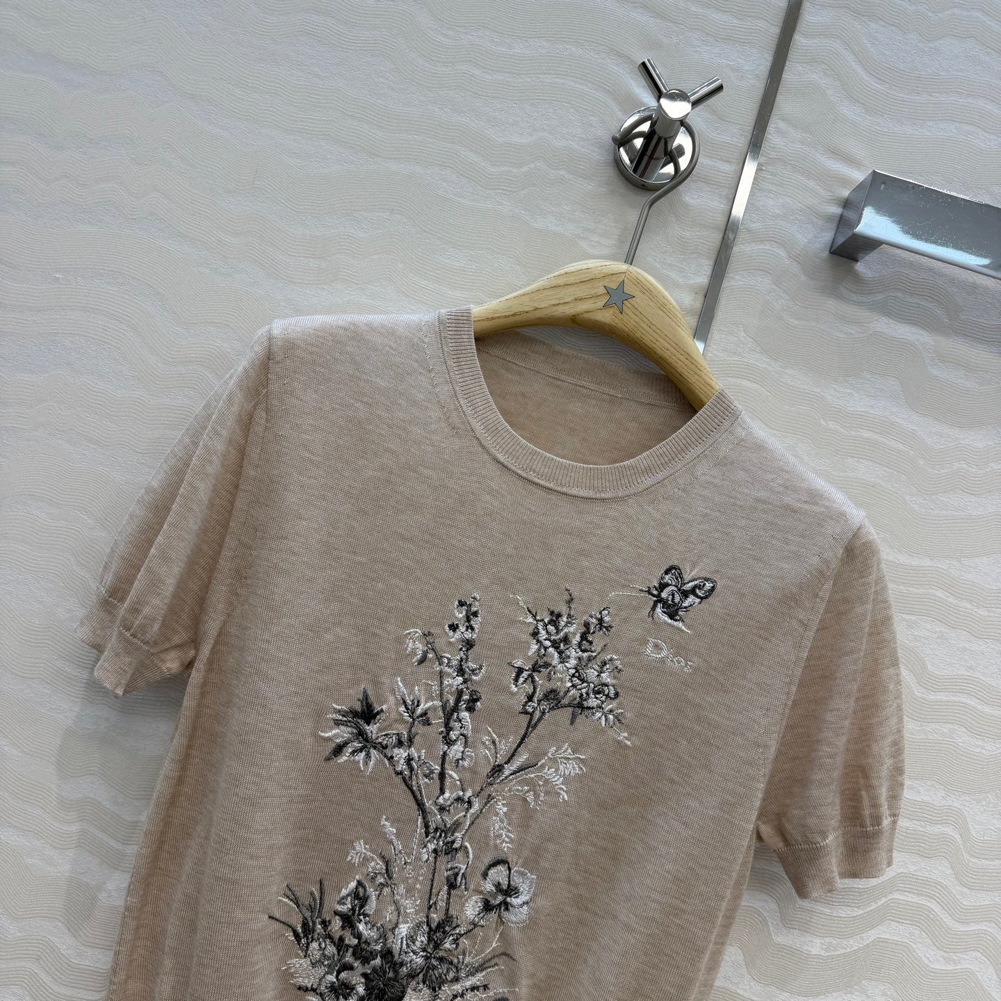 CD 26s Dioriviera Embroidered Short-Sleeved Sweater Taupe Wool