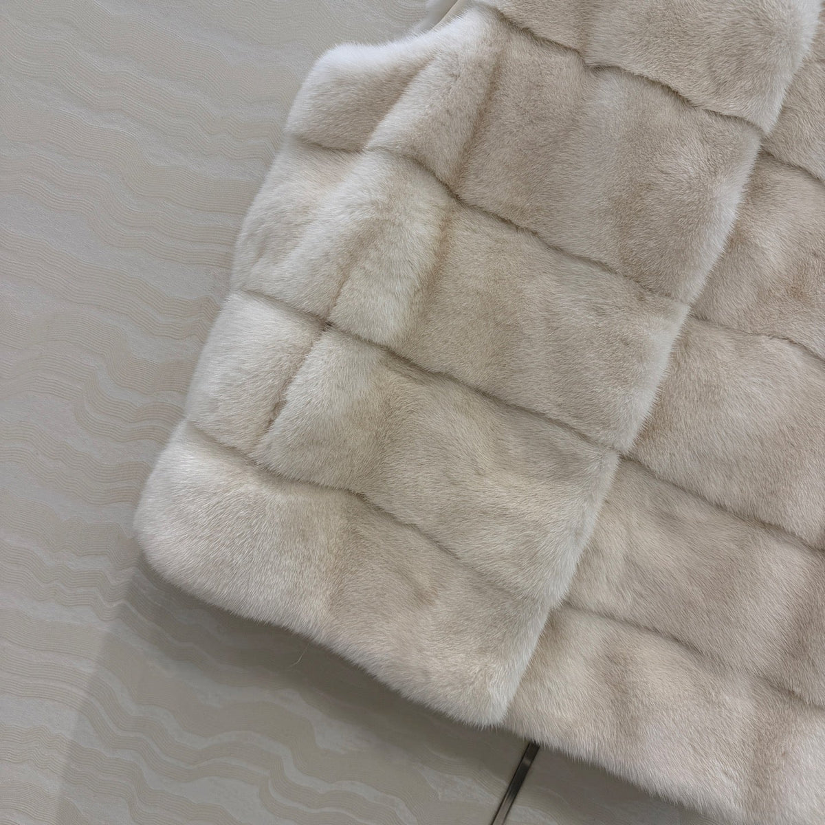 CD 26s Faux Fur Gilet Vest Off White Mink Fur 429417