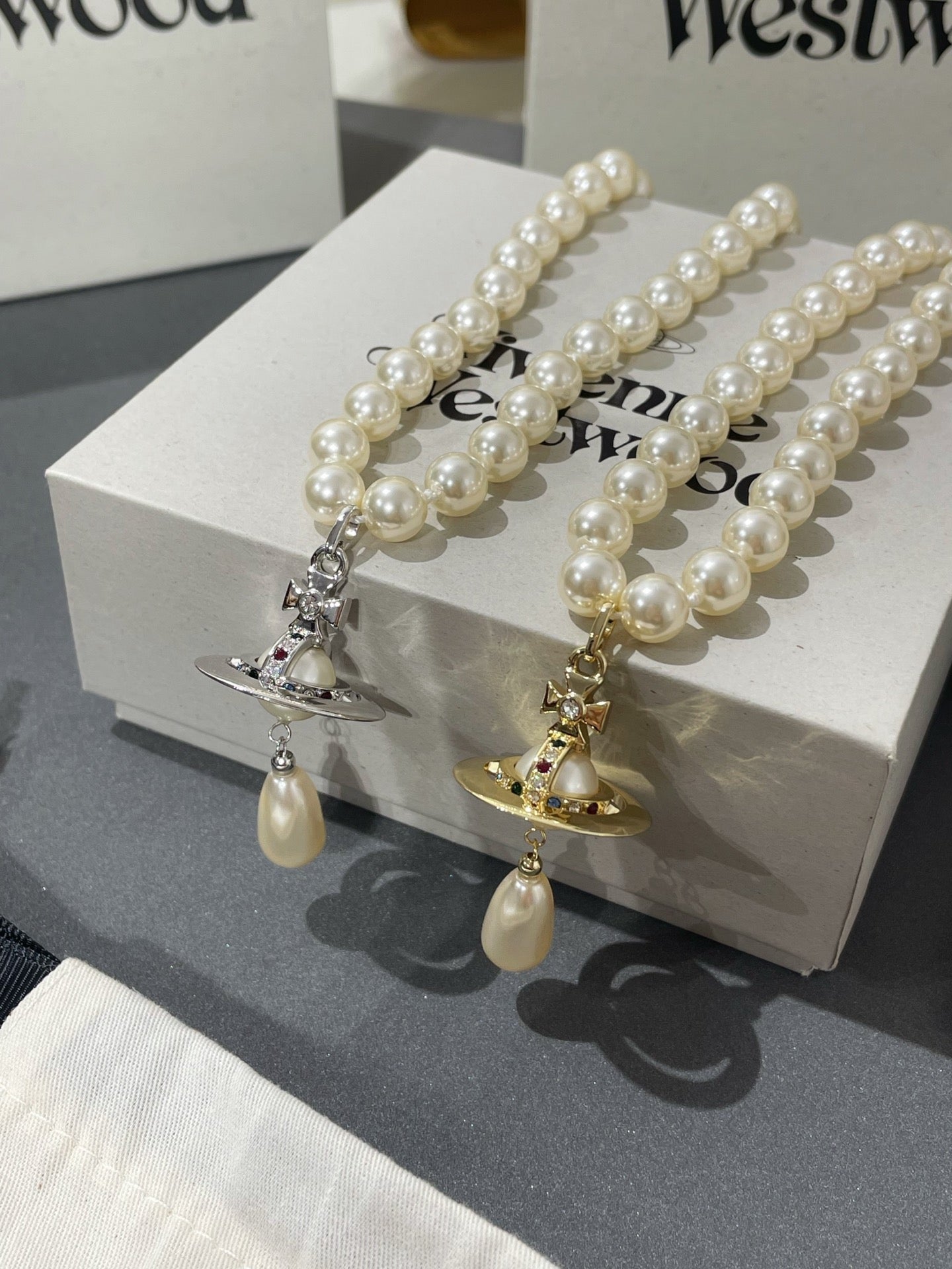 Vivienne Westwood One Row Pearl Drop Chokers Necklace