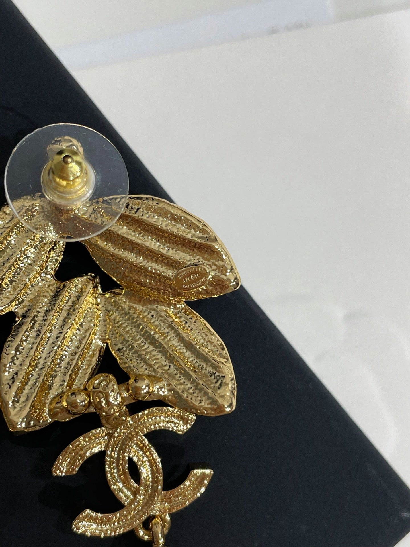 CC 26FW Gorgeous Gold Earrings 018