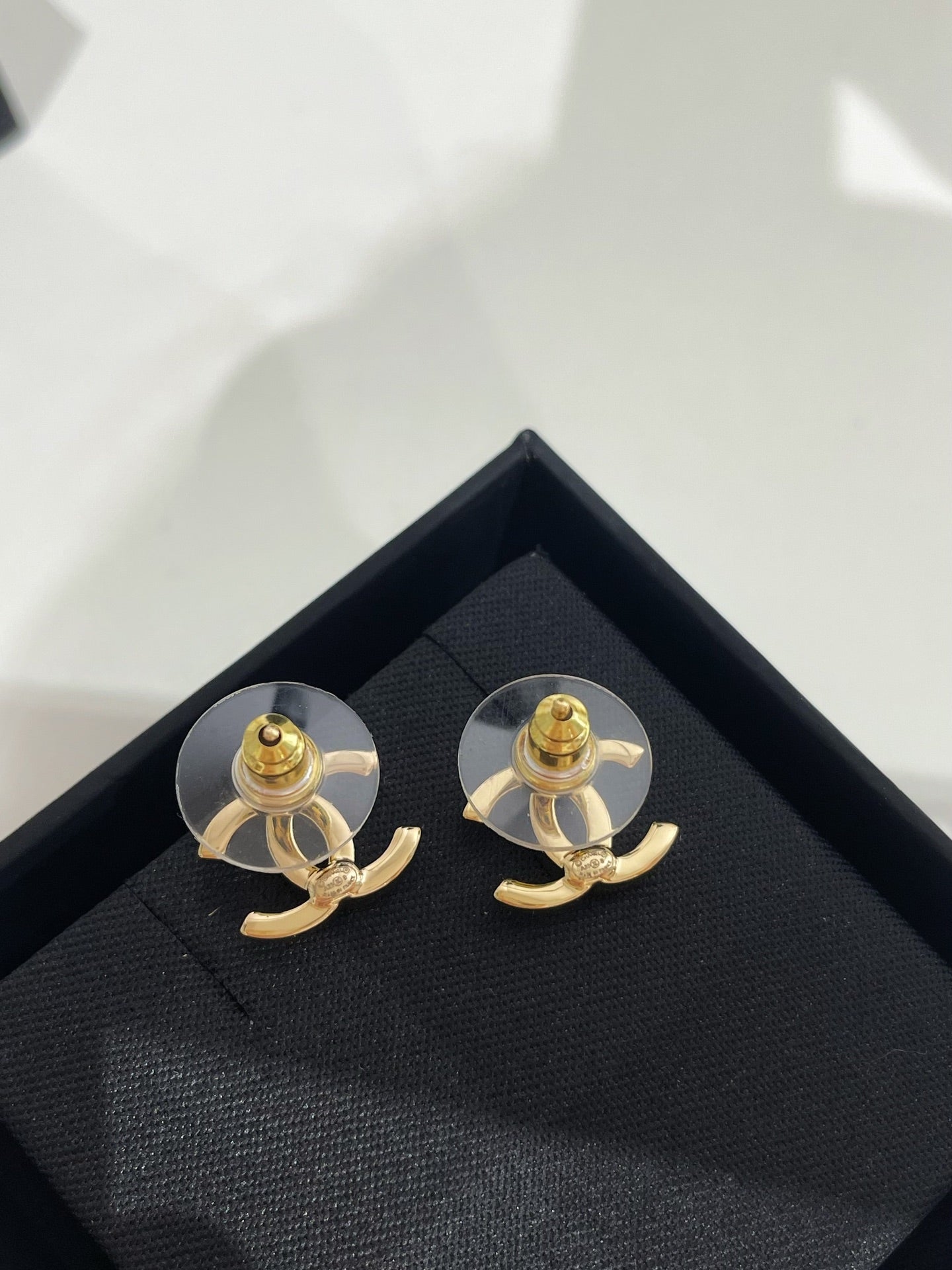 CC 26FW Gorgeous Gold Earrings 014