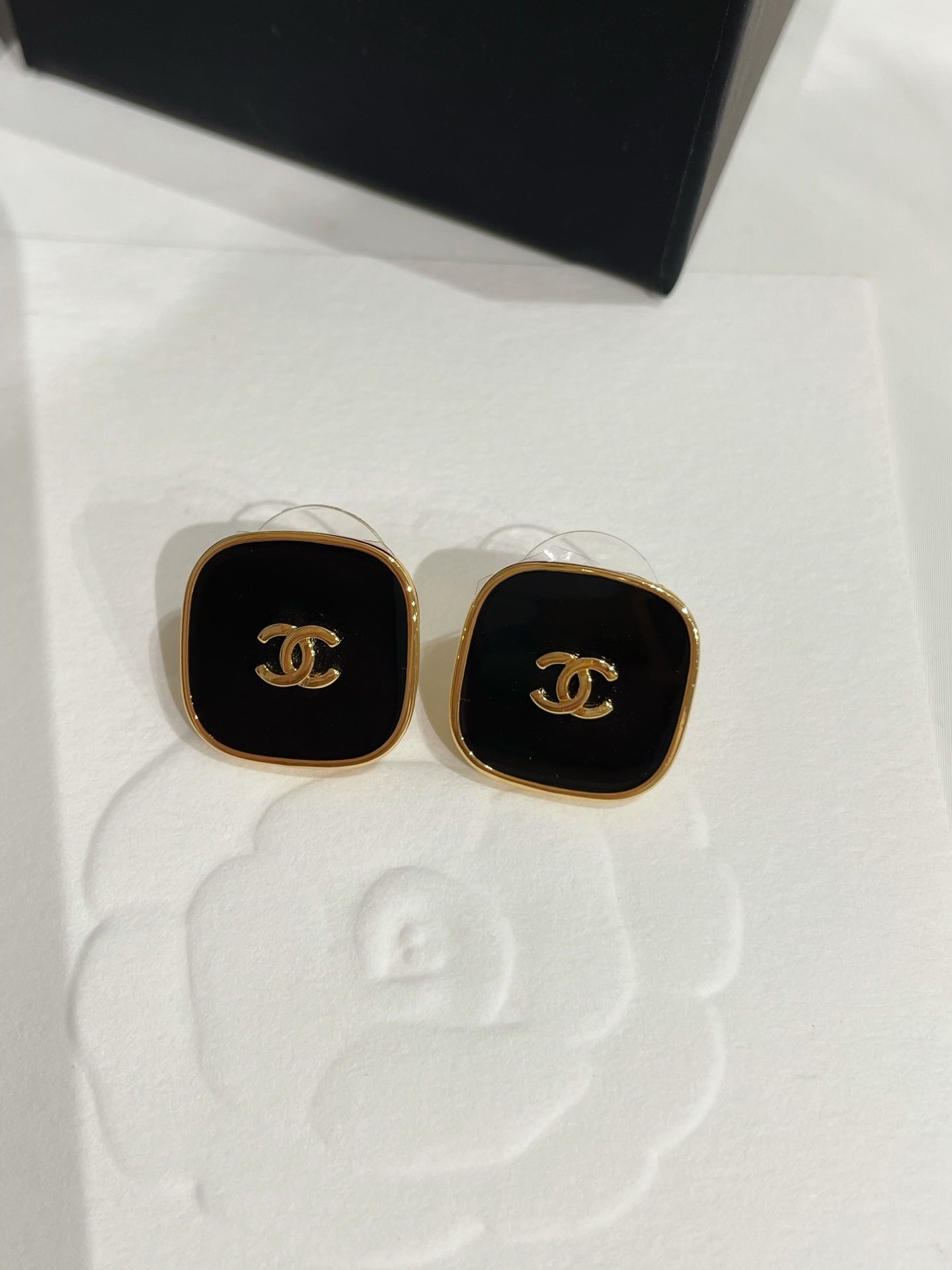 CC 26FW Gorgeous Gold Earrings 013