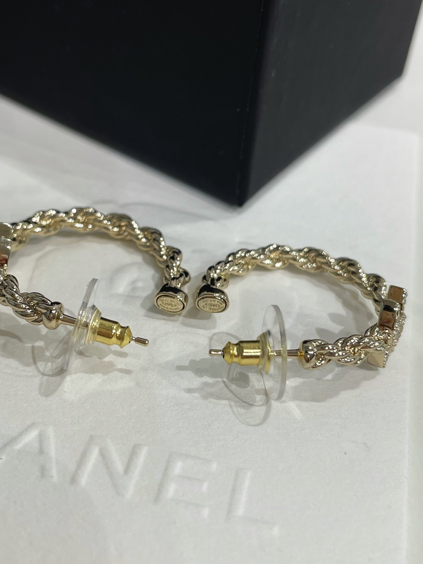 CC 26FW Gorgeous Gold Earrings 012