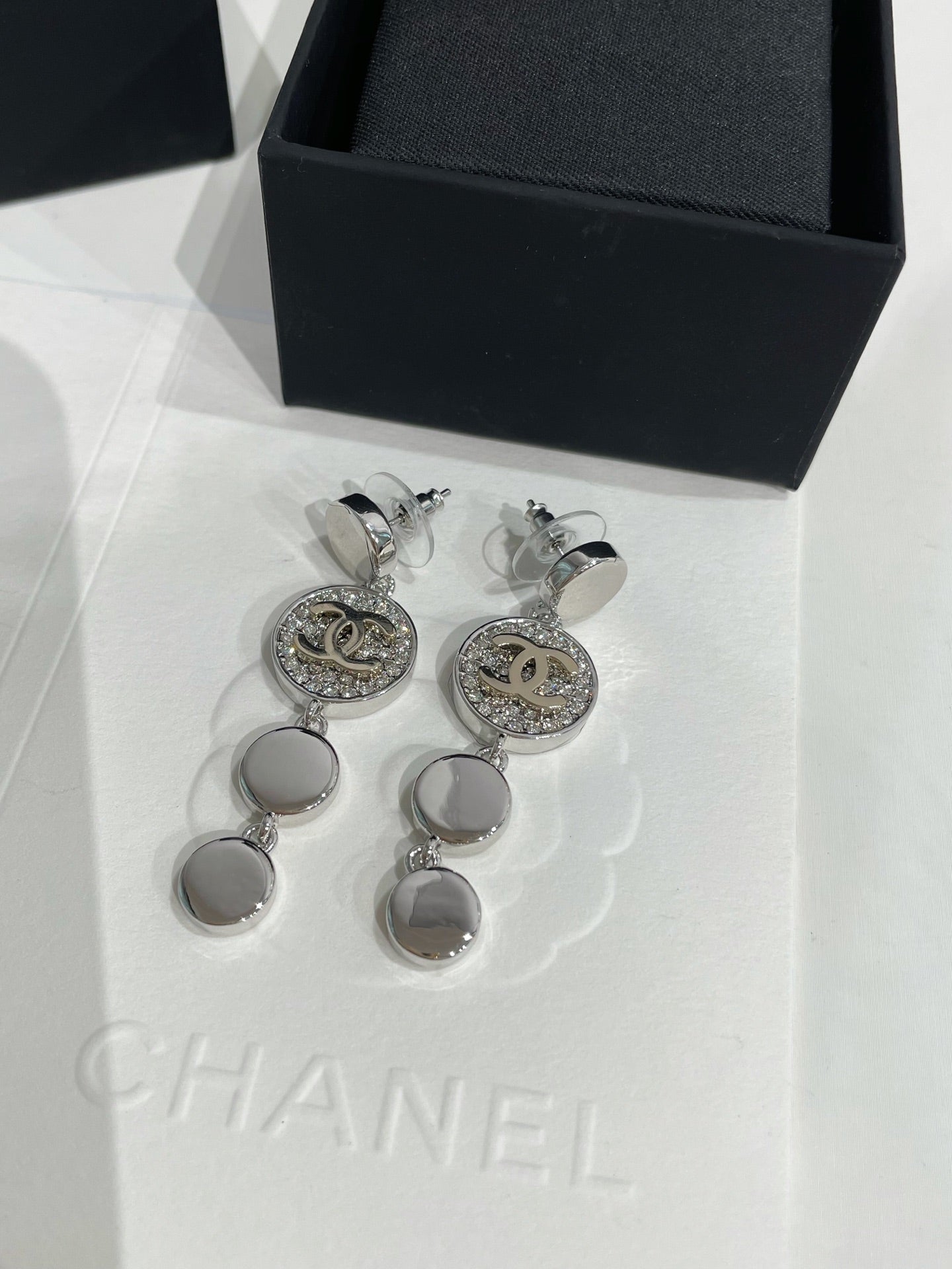 CC 26FW Gorgeous Sliver Earrings 011