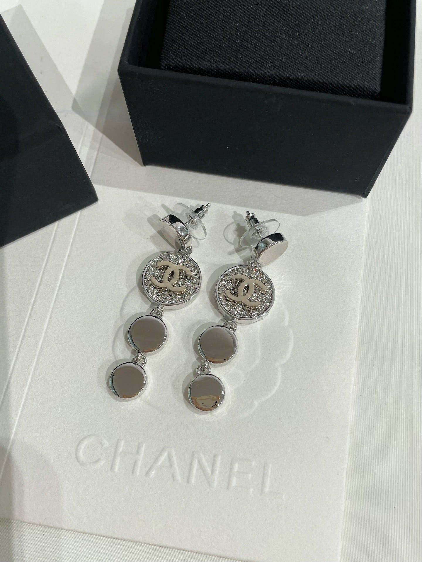 CC 26FW Gorgeous Sliver Earrings 011