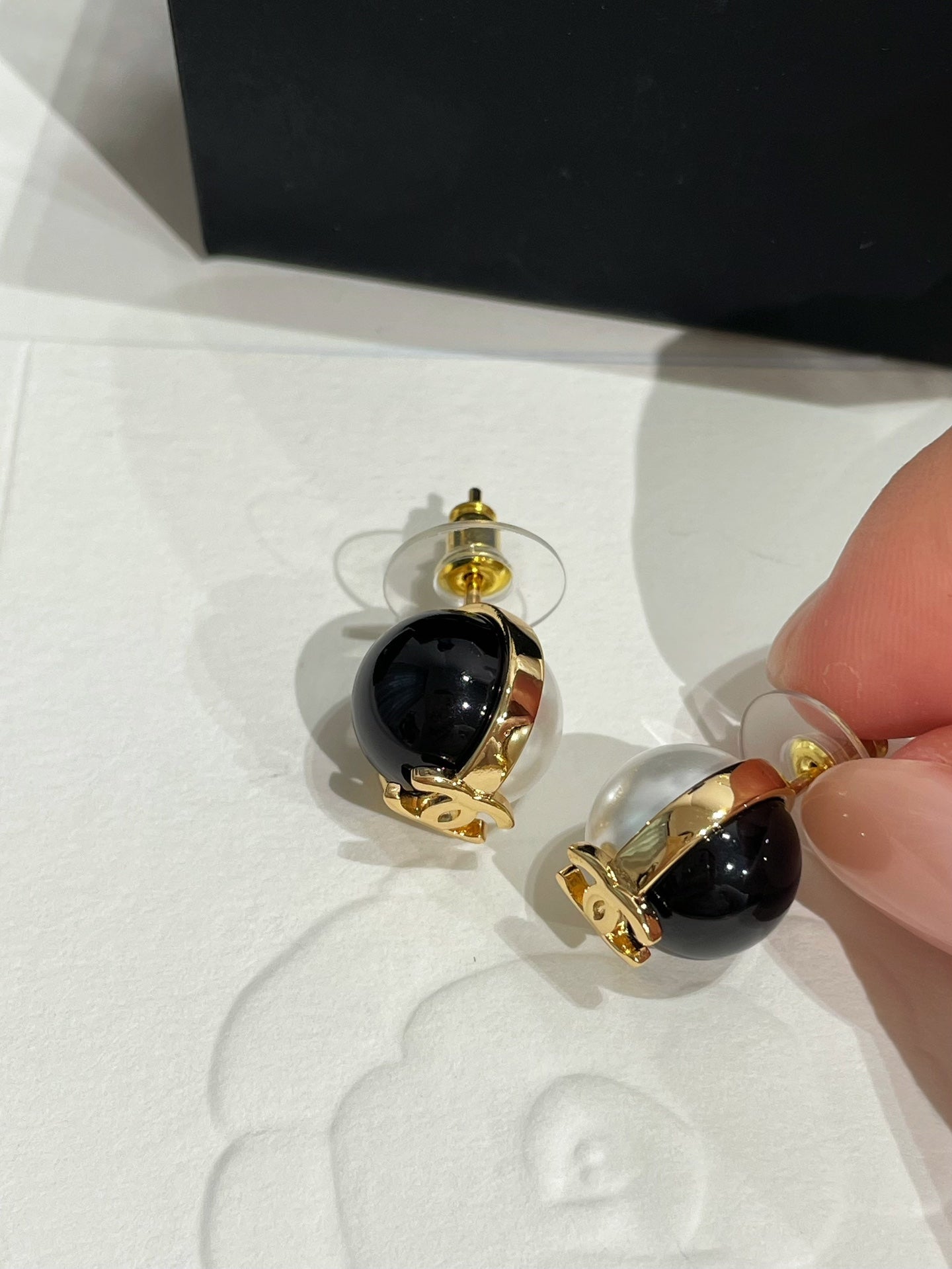 CC 26FW Gorgeous Pearl Gold Earrings 007