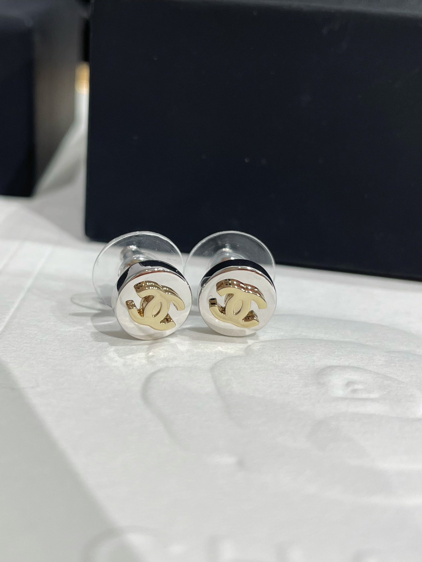 CC 26FW Gorgeous Sliver Gold Earrings 006